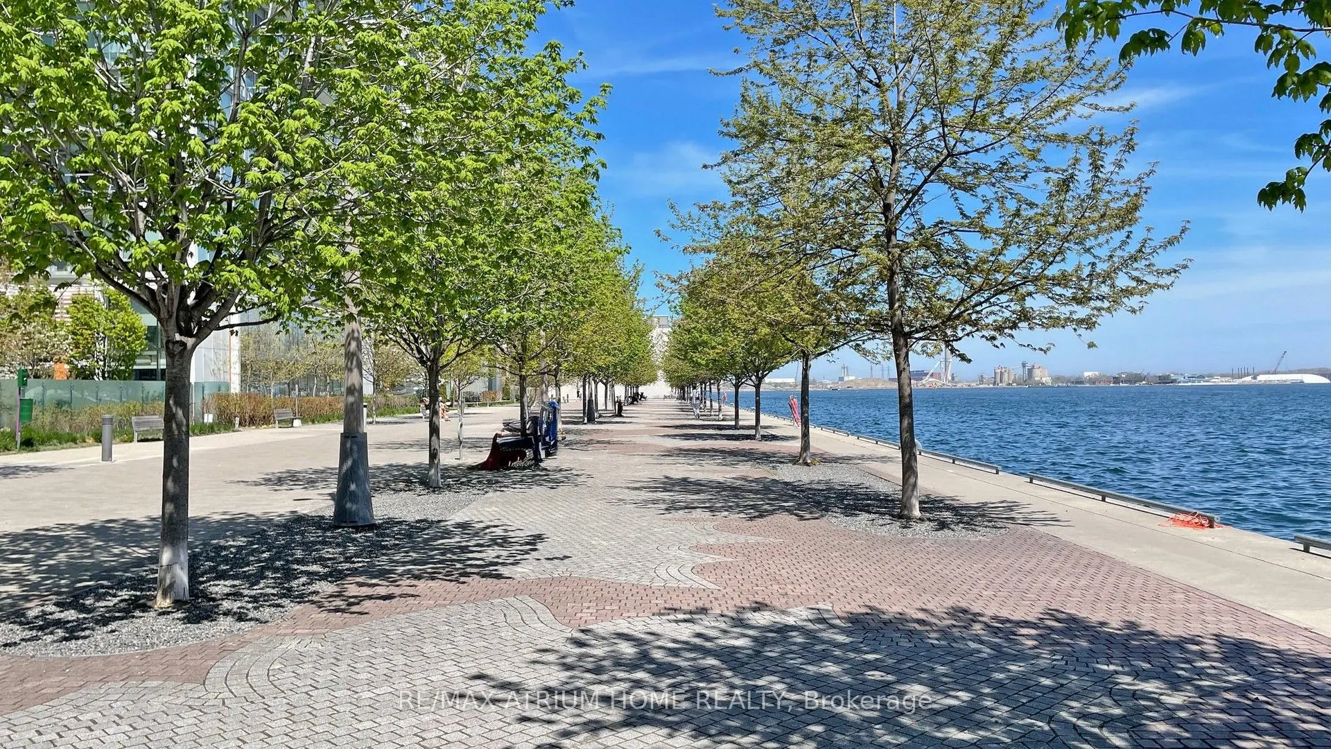 29 Queens Quay E, #1104