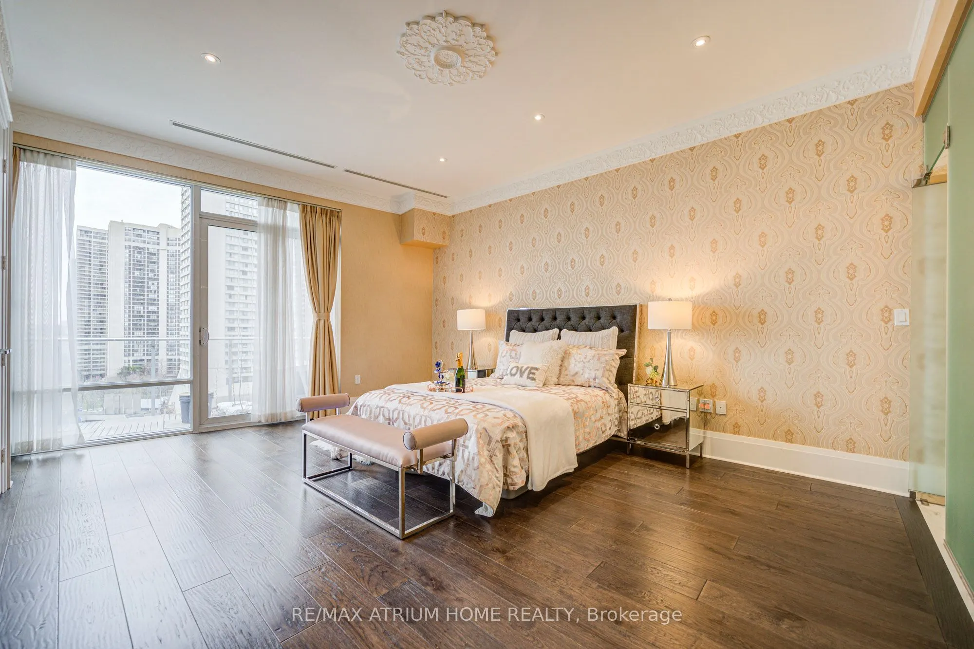 29 Queens Quay E, #1104