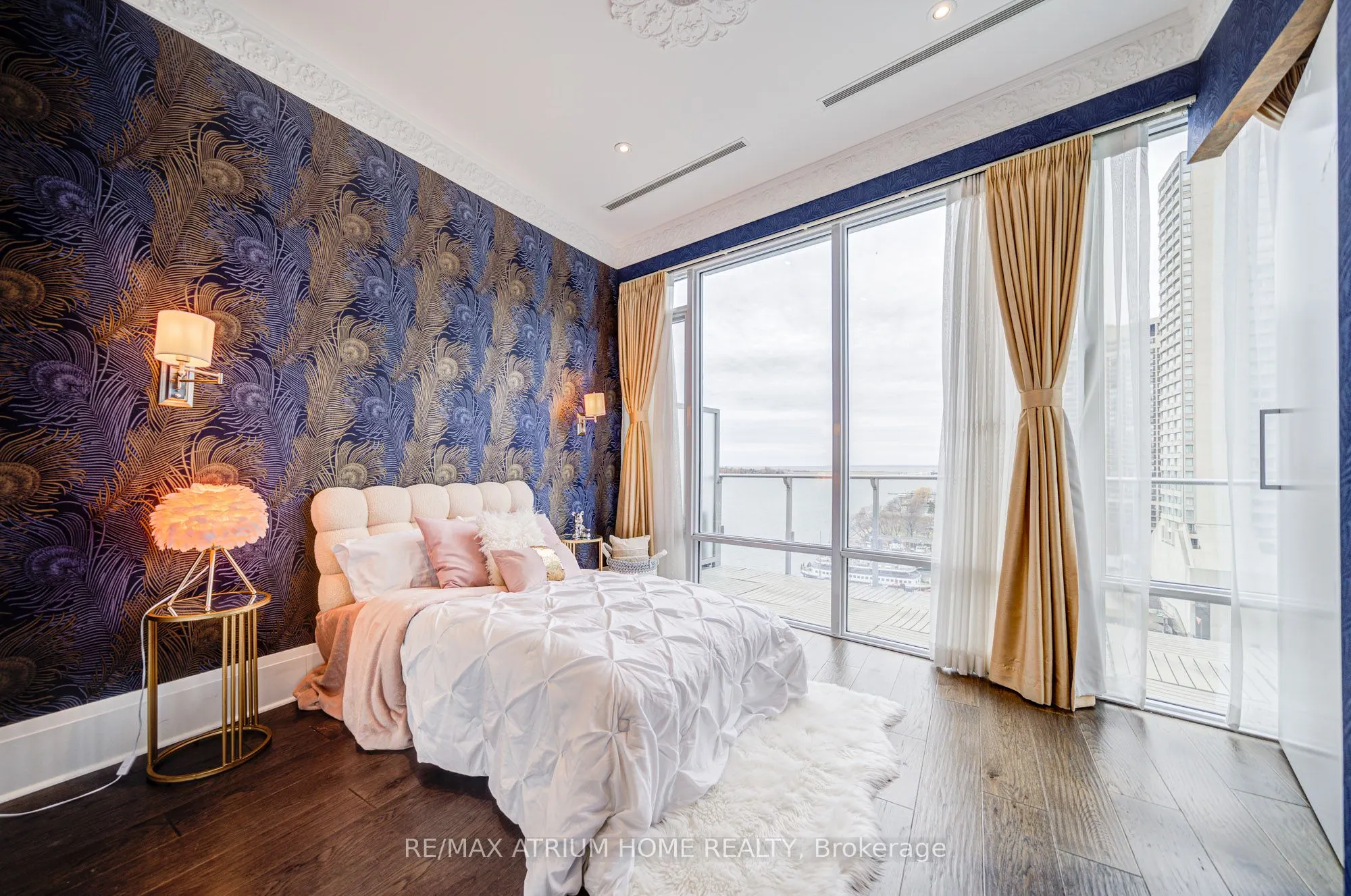 29 Queens Quay E, #1104