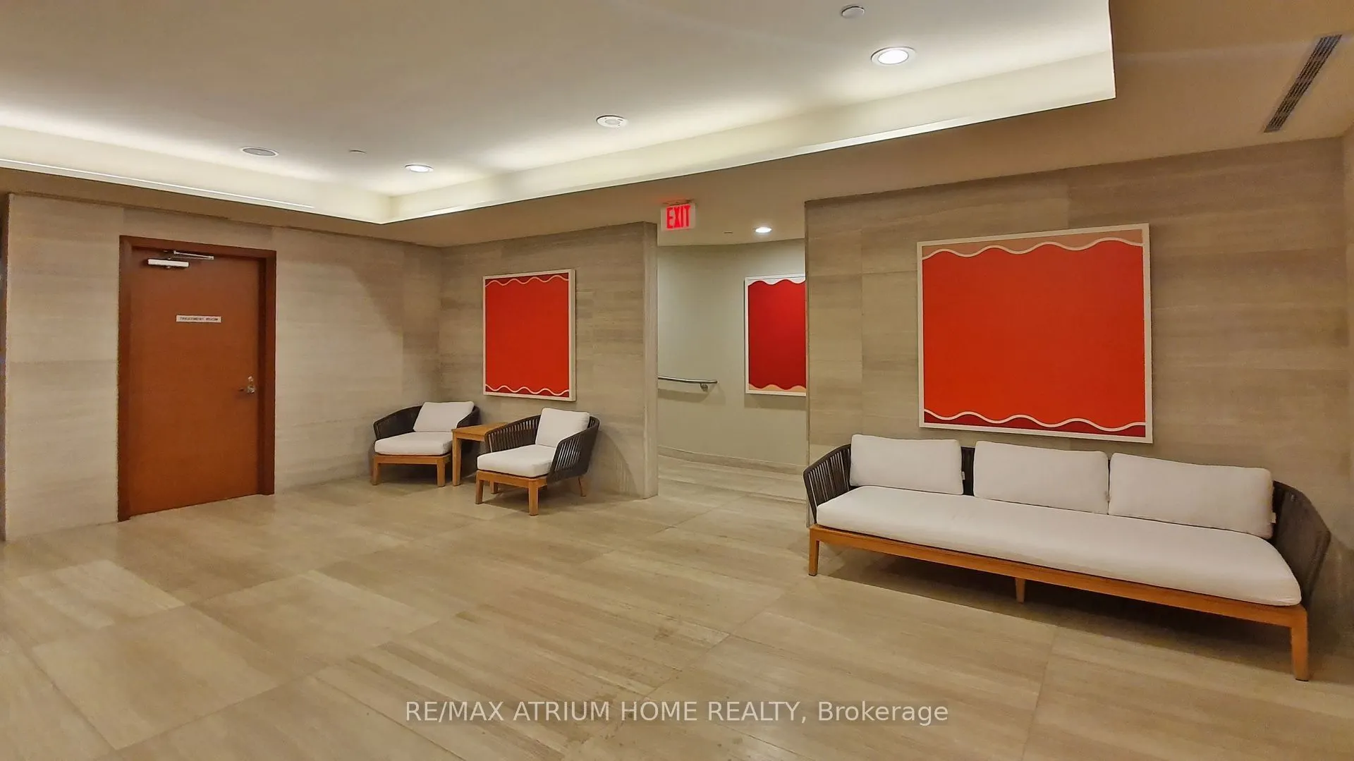 29 Queens Quay E, #1104