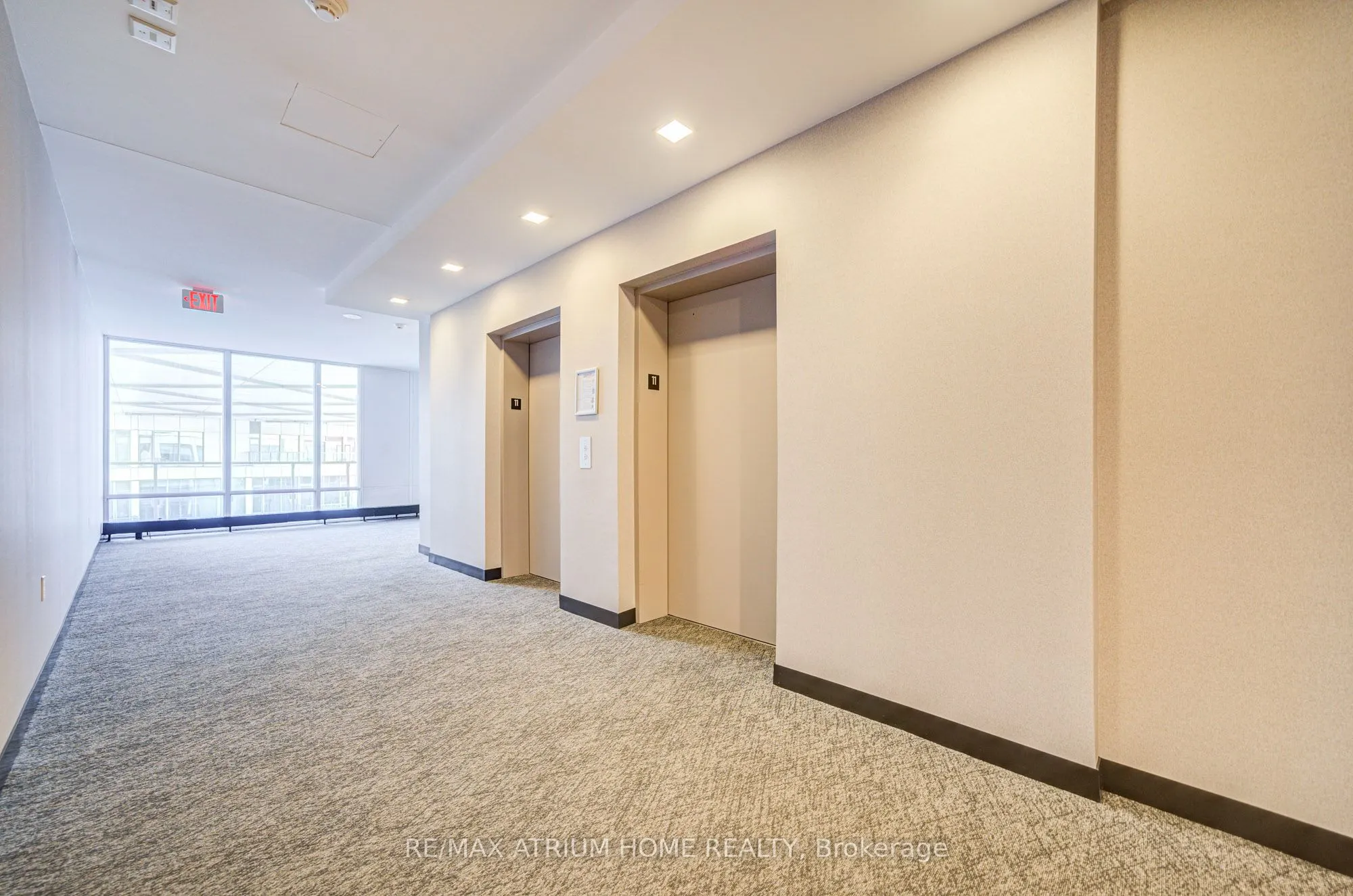 29 Queens Quay E, #1104