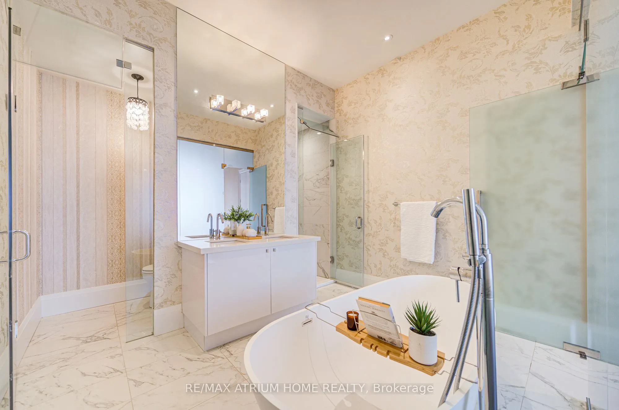 29 Queens Quay E, #1104