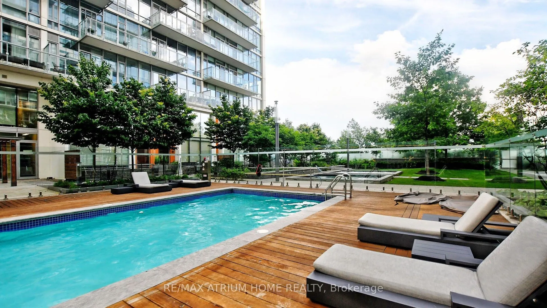 29 Queens Quay E, #1104