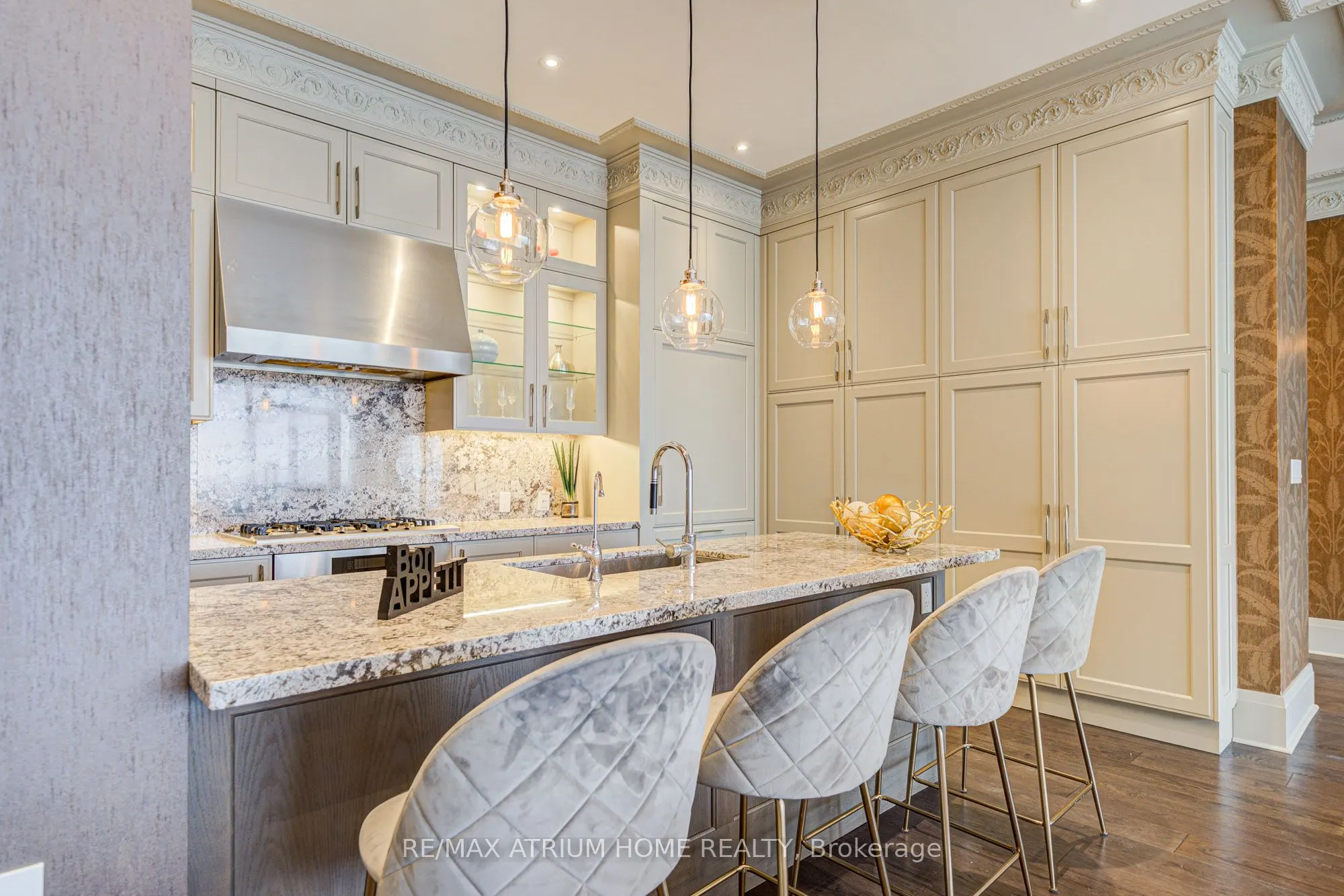29 Queens Quay E, #1104