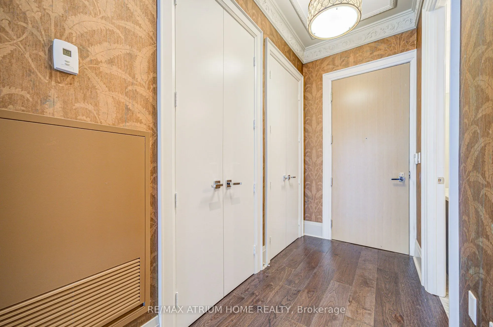 29 Queens Quay E, #1104