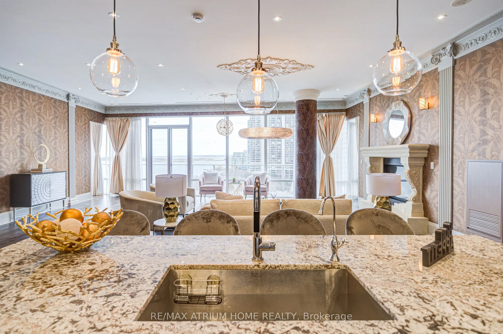 29 Queens Quay E, #1104
