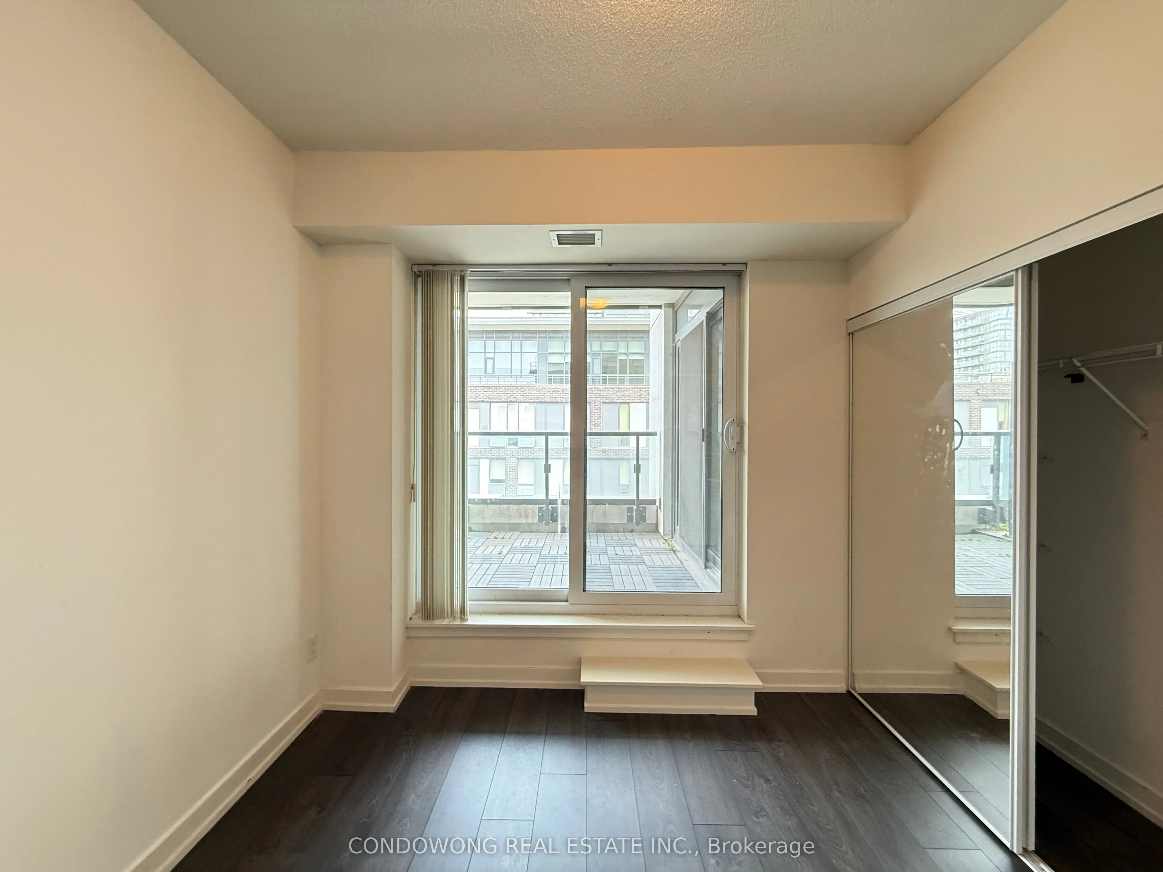200 Sackville Street, #809