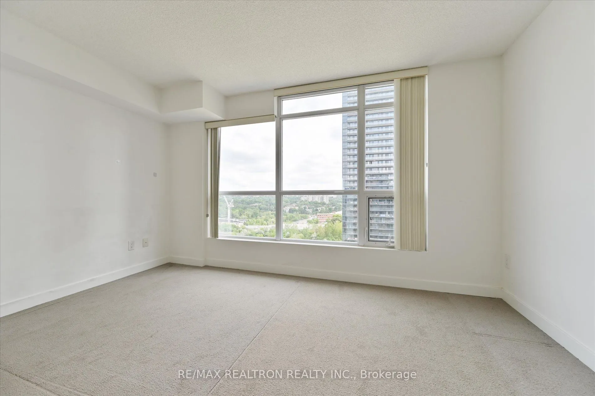 15 Singer Court, #1110