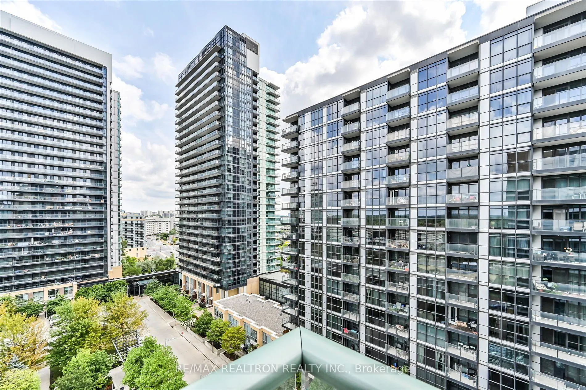 15 Singer Court, #1110