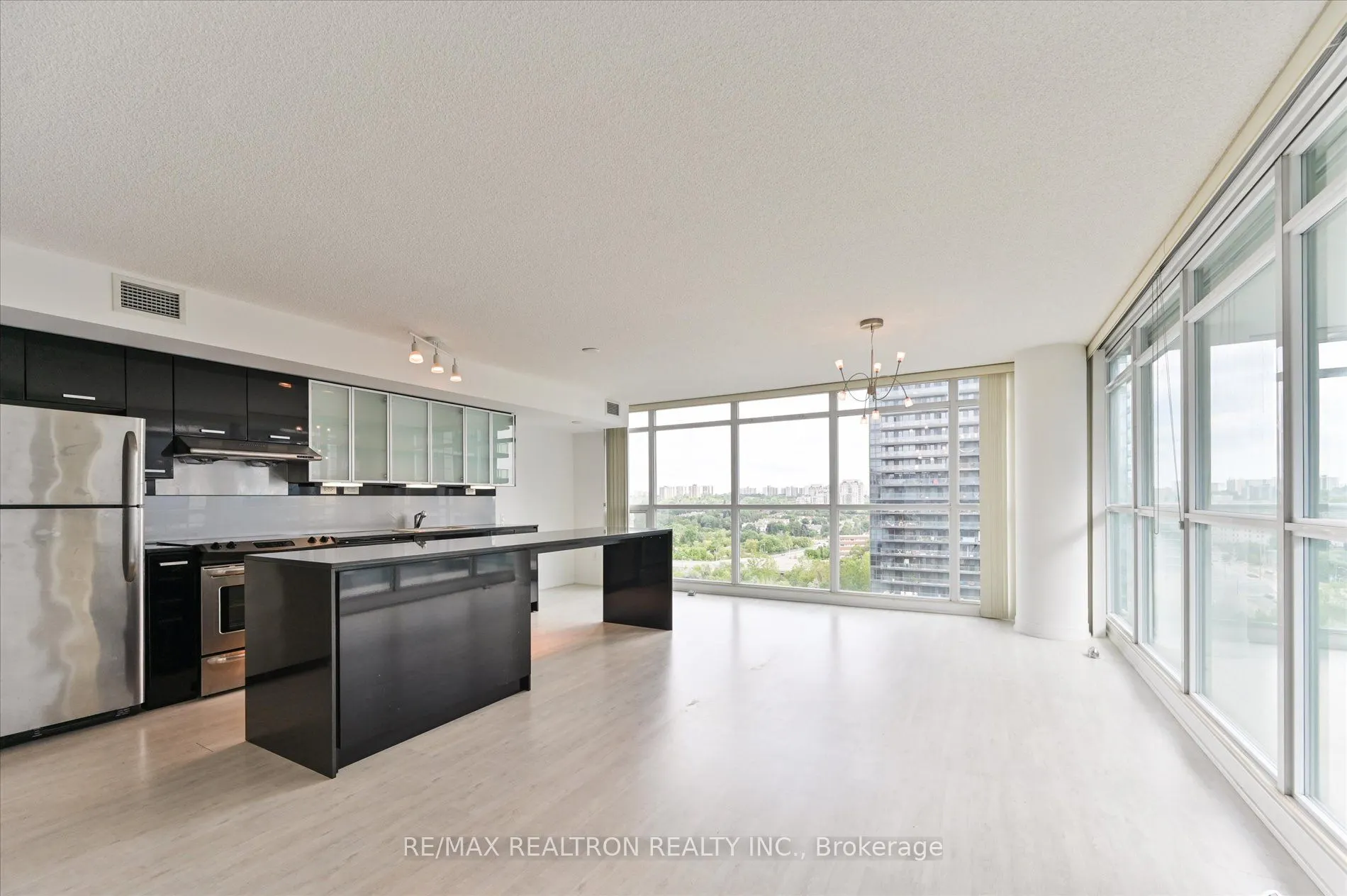 15 Singer Court, #1110