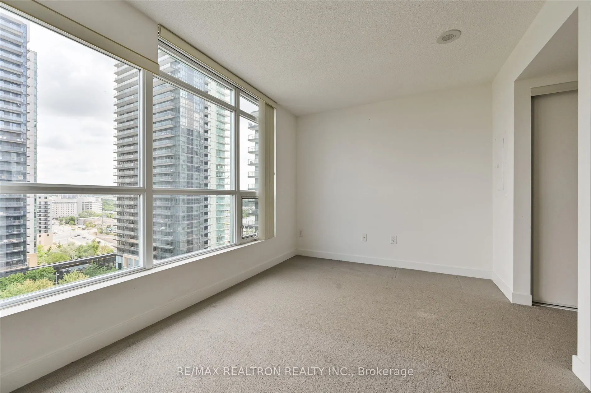 15 Singer Court, #1110