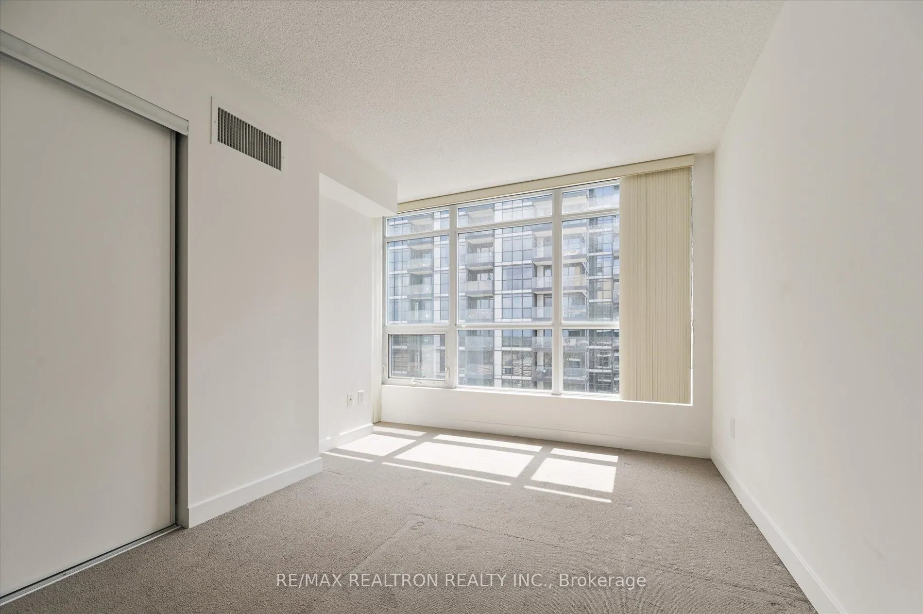 15 Singer Court, #1110