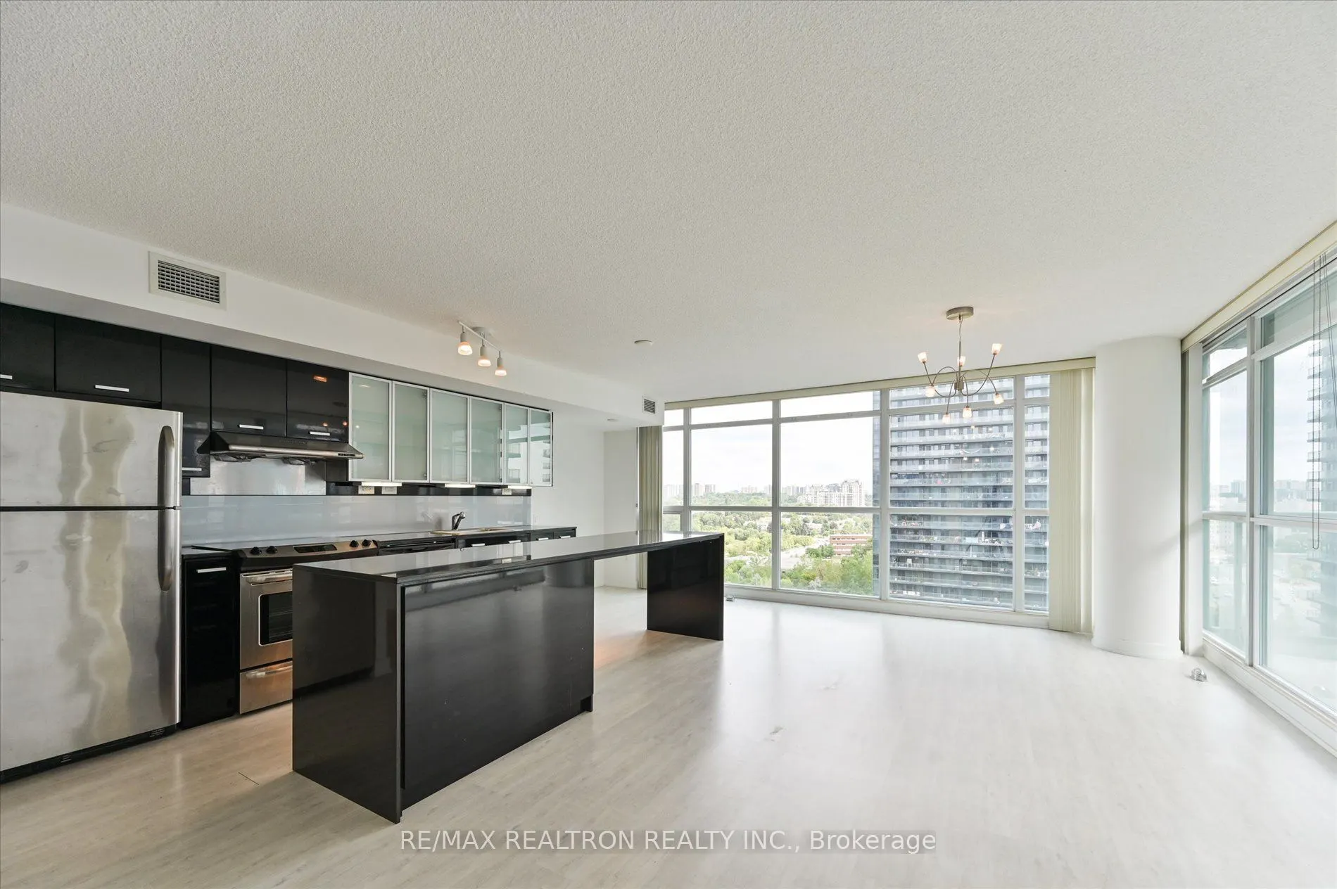 15 Singer Court, #1110
