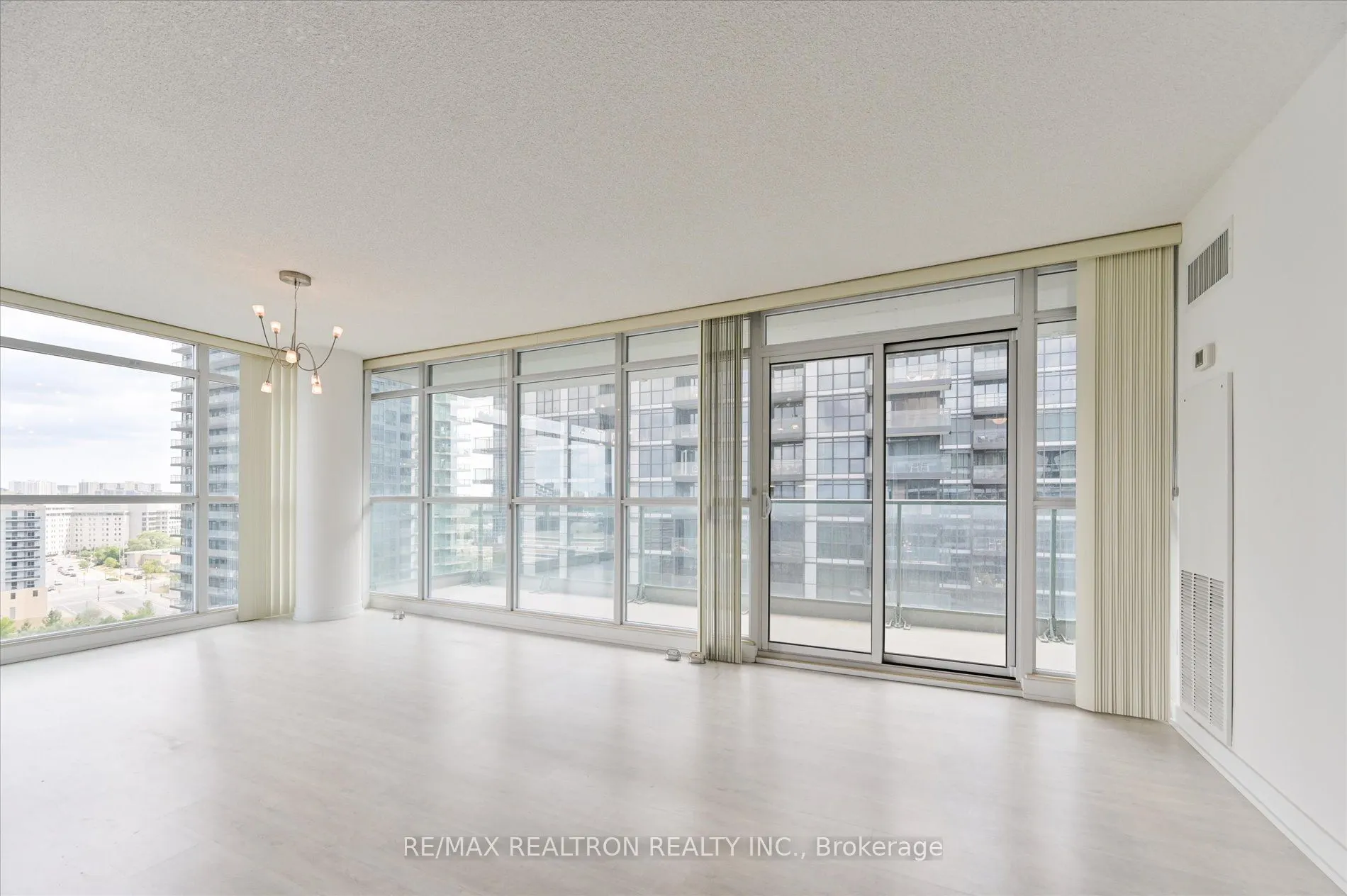 15 Singer Court, #1110