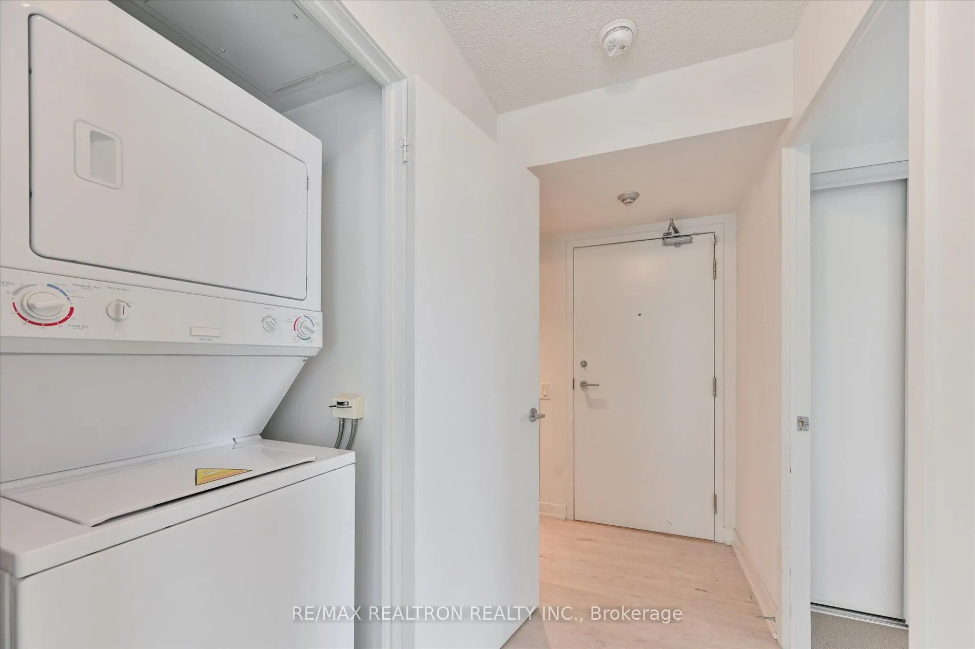 15 Singer Court, #1110