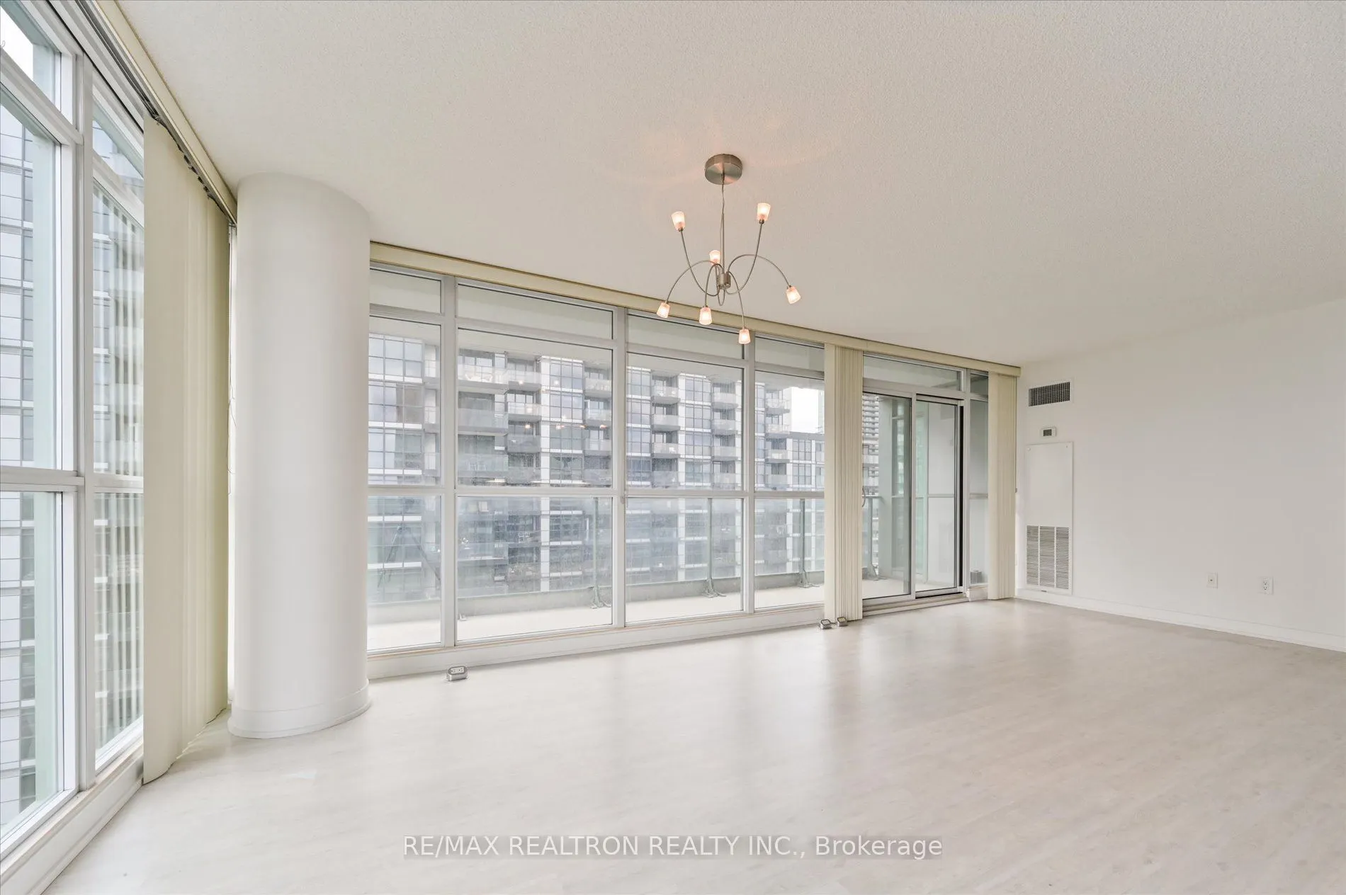 15 Singer Court, #1110