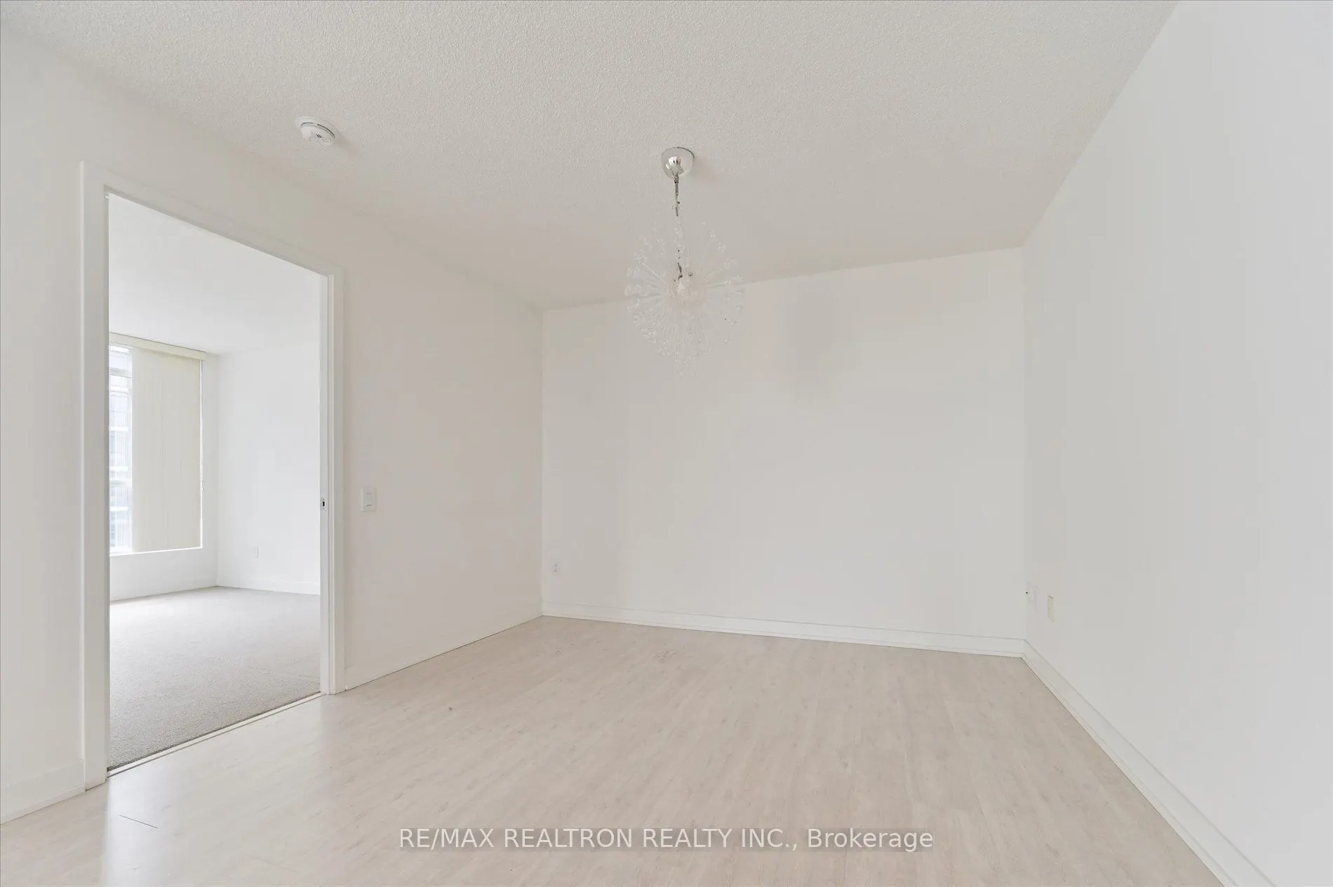 15 Singer Court, #1110