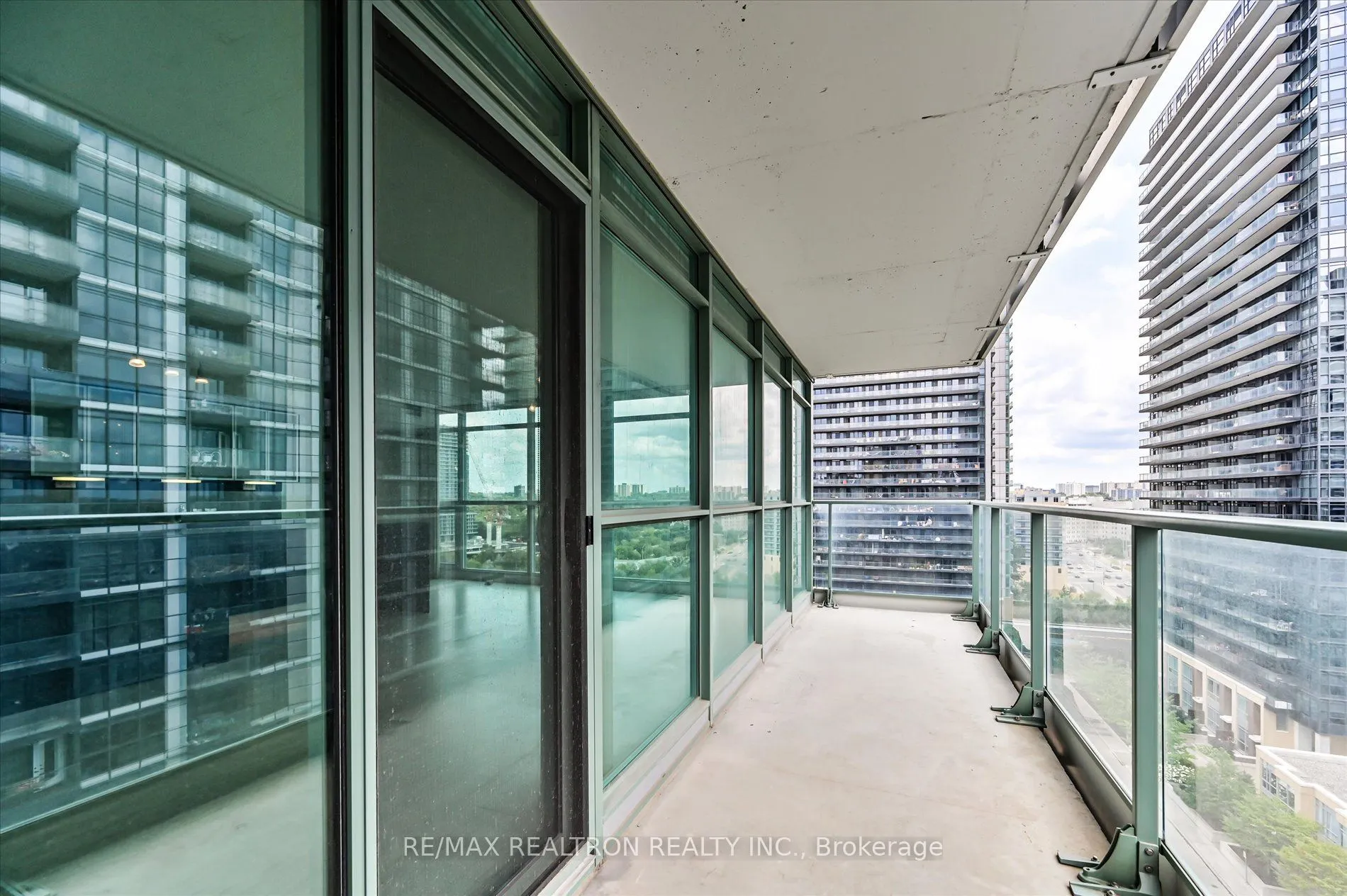 15 Singer Court, #1110
