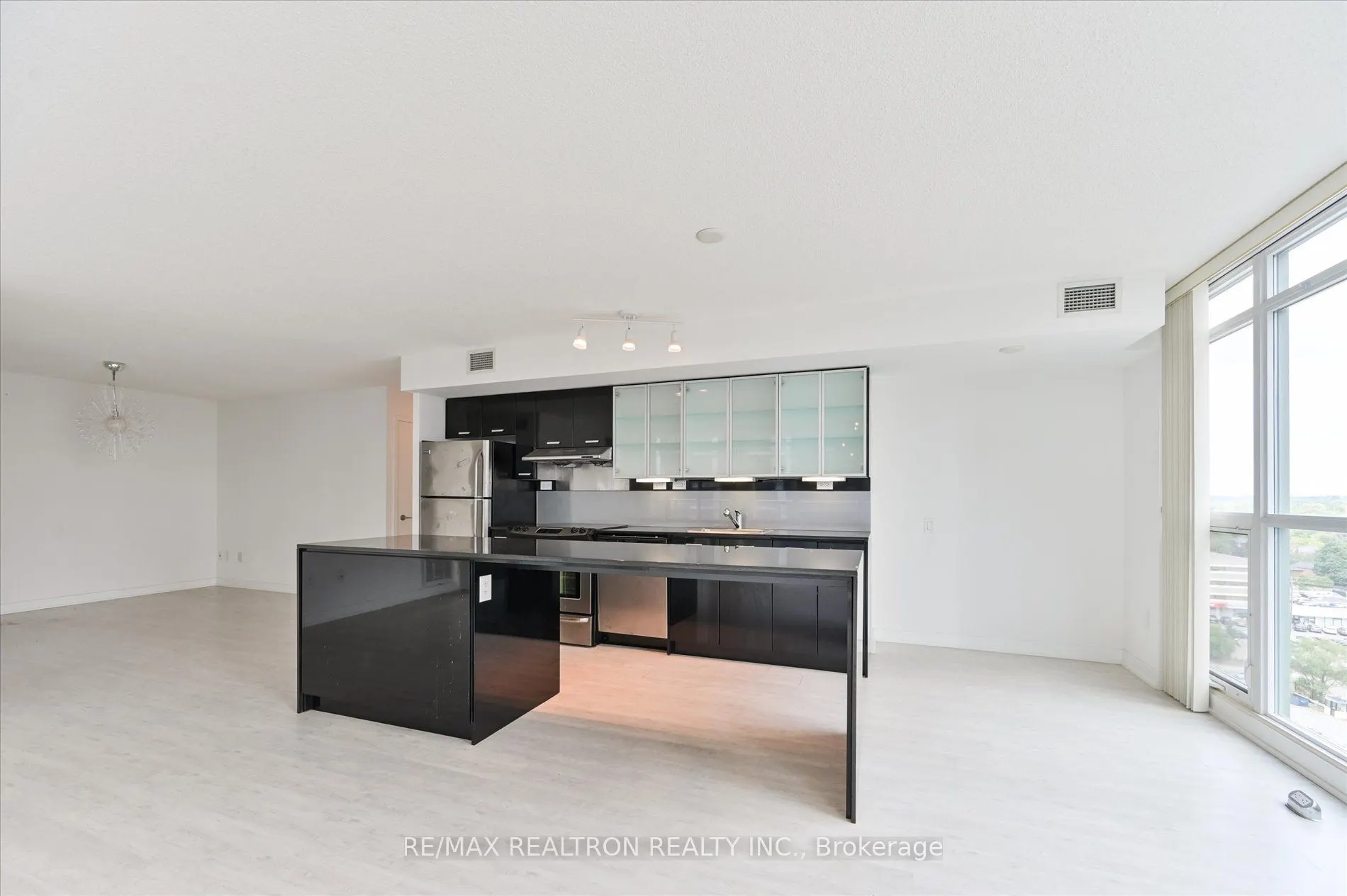 15 Singer Court, #1110