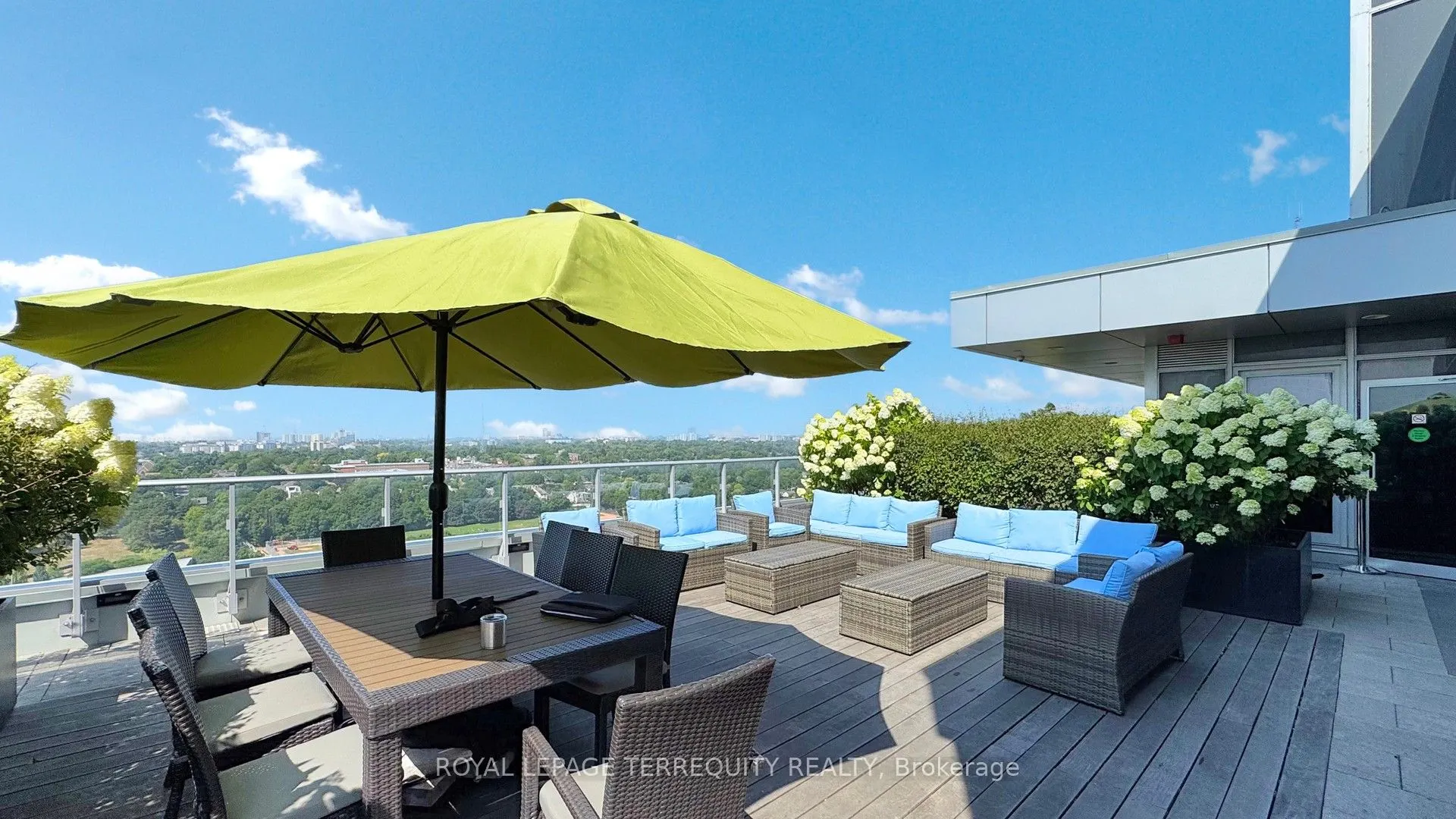 58 Orchard View Boulevard, #705