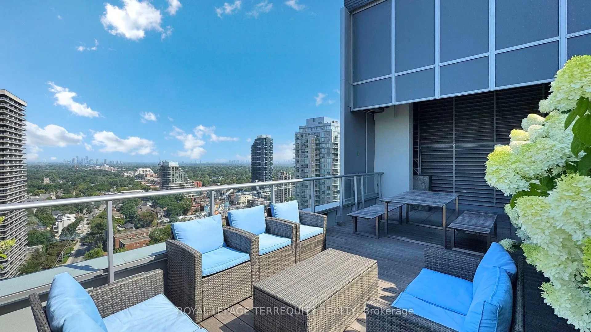 58 Orchard View Boulevard, #705