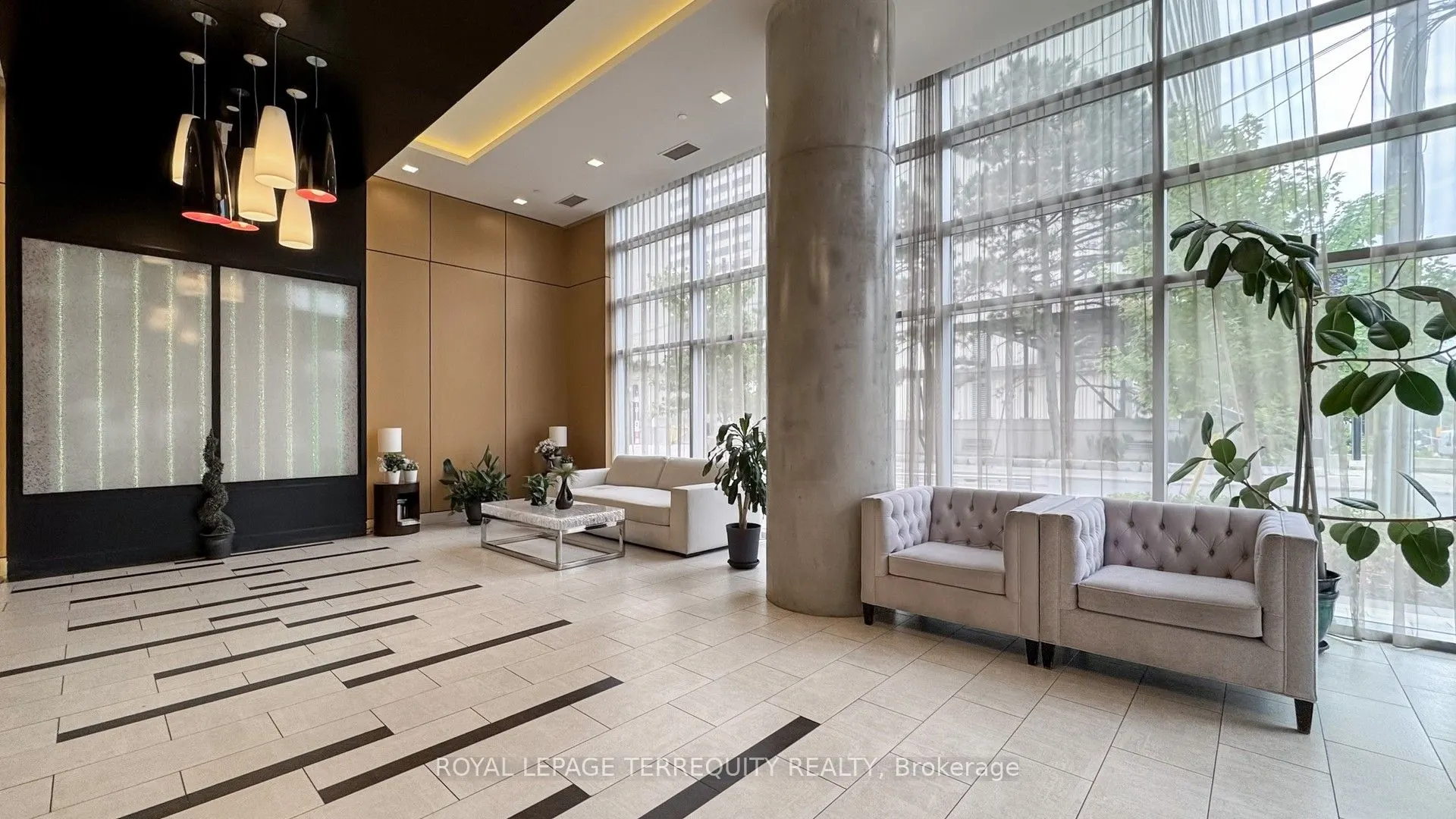 58 Orchard View Boulevard, #705
