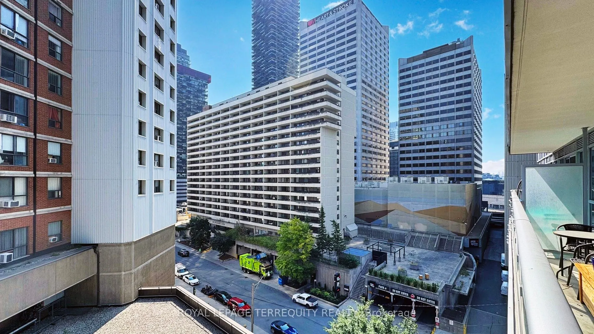 58 Orchard View Boulevard, #705