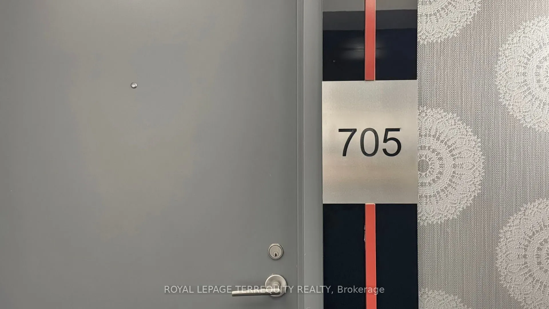 58 Orchard View Boulevard, #705