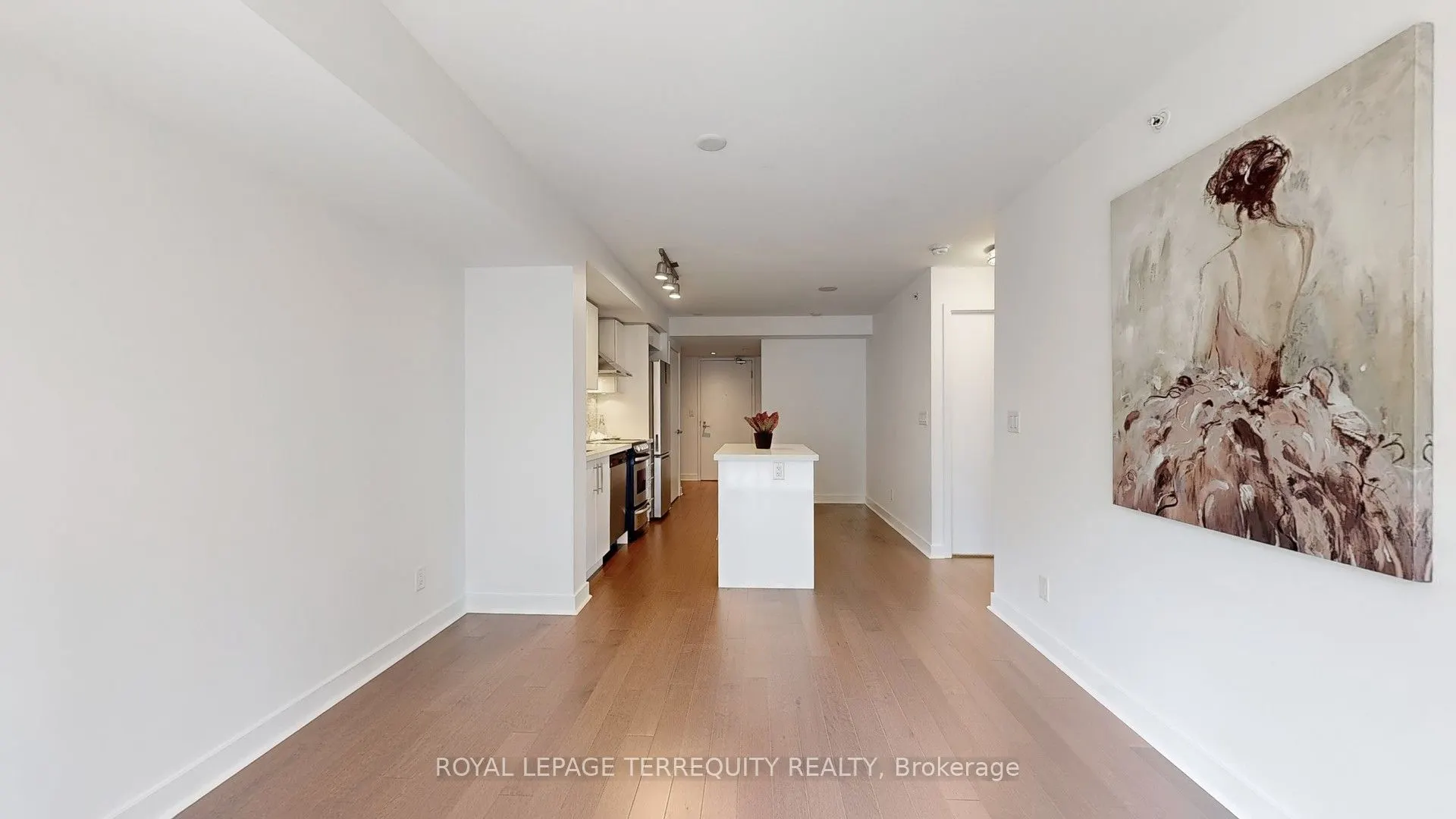 58 Orchard View Boulevard, #705