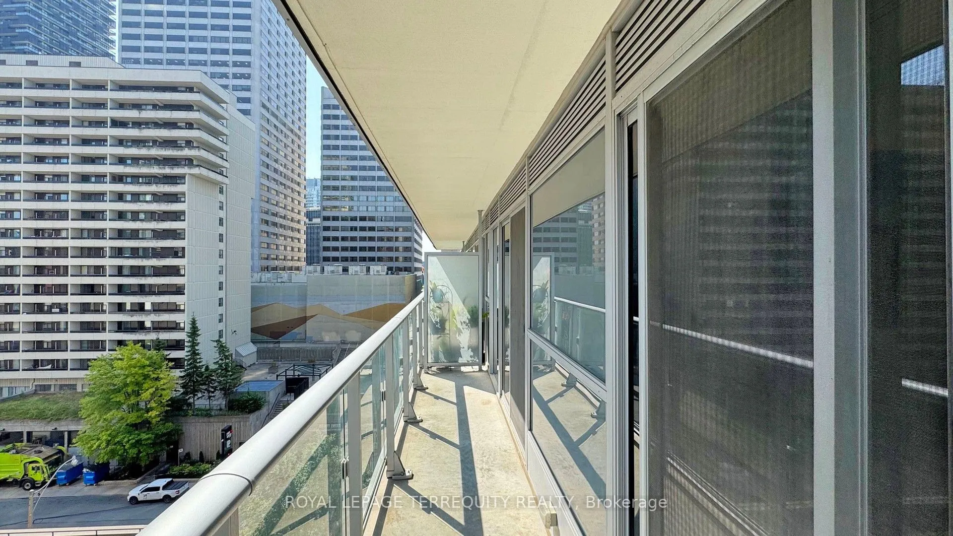58 Orchard View Boulevard, #705