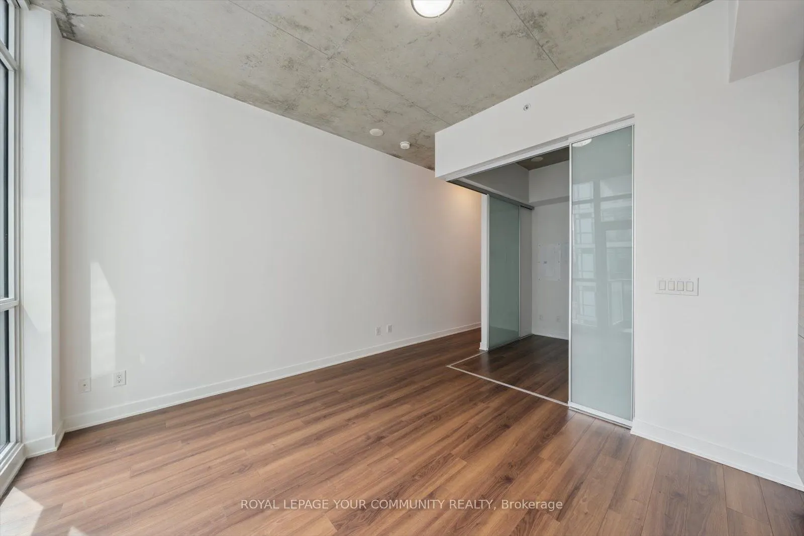 210 Simcoe Street, #1902