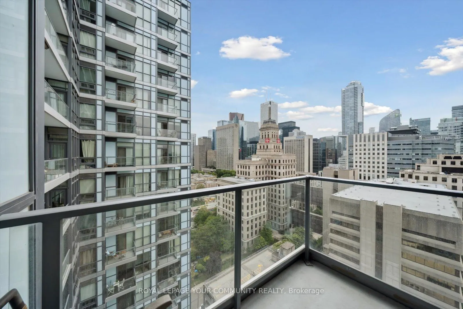 210 Simcoe Street, #1902