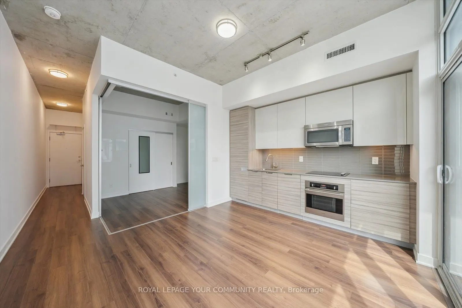 210 Simcoe Street, #1902