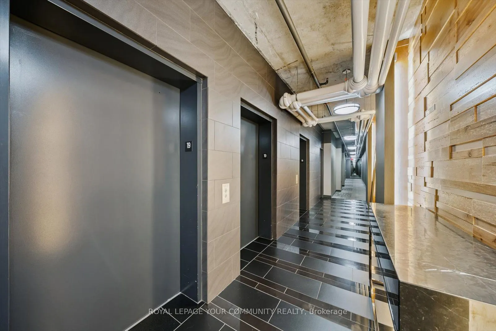 210 Simcoe Street, #1902