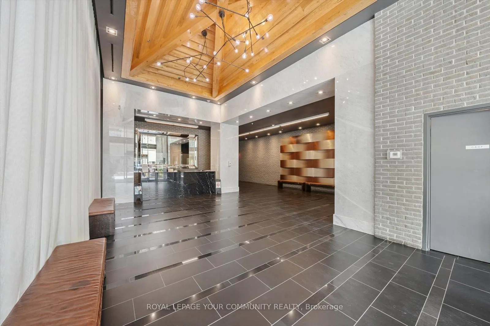 210 Simcoe Street, #1902