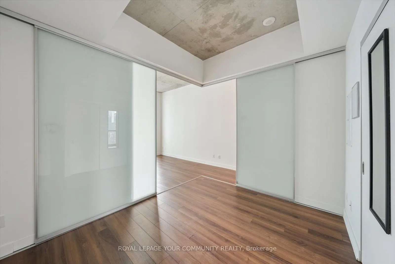 210 Simcoe Street, #1902