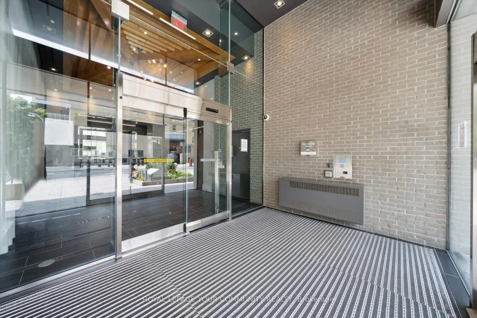210 Simcoe Street, #1902