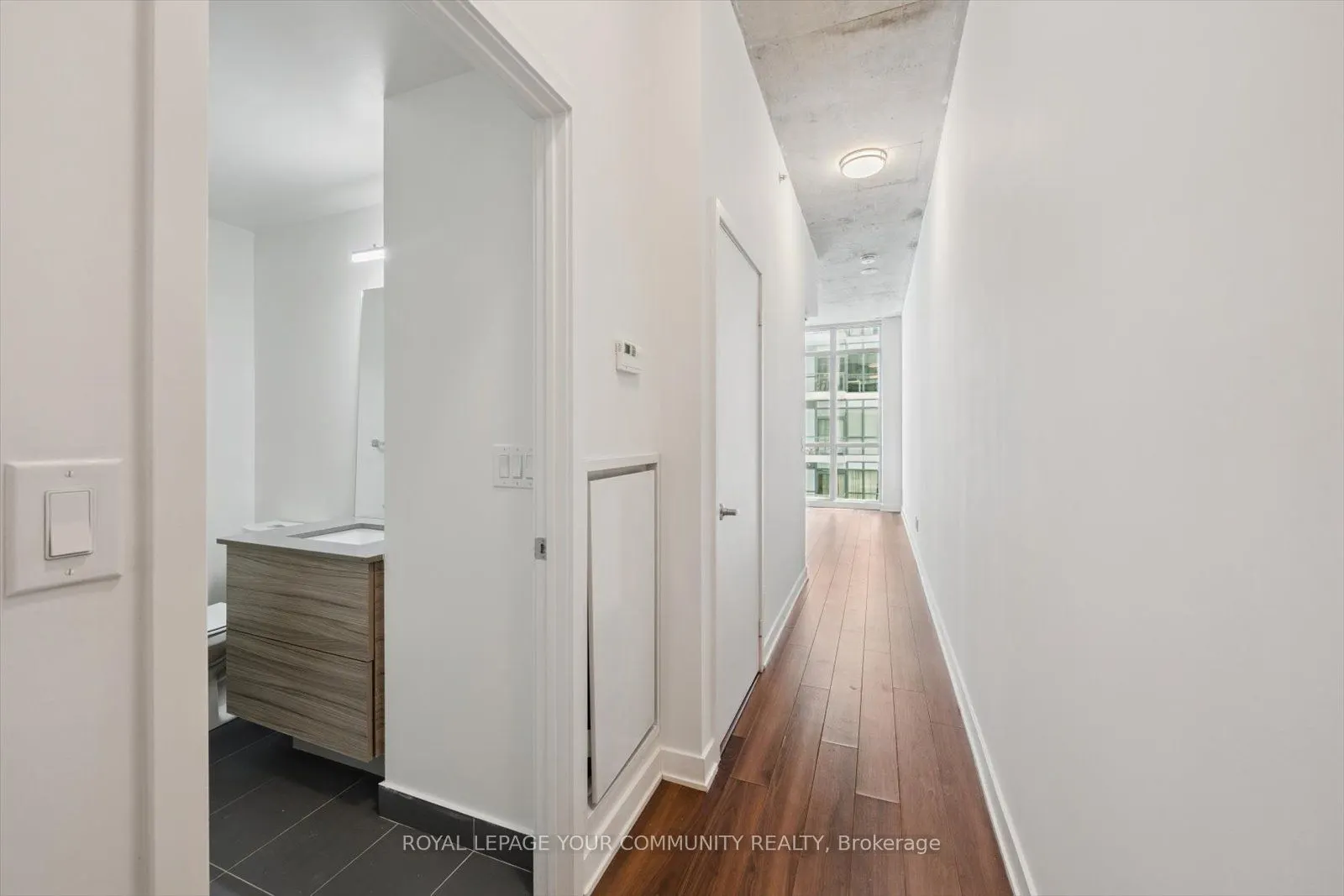 210 Simcoe Street, #1902