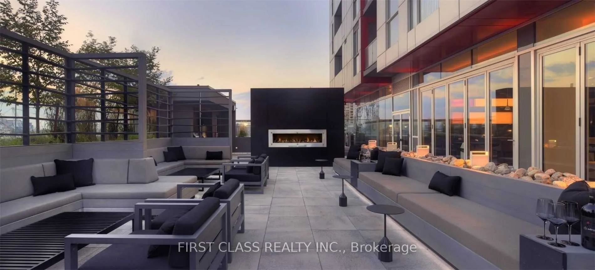 318 Richmond Street, #2408