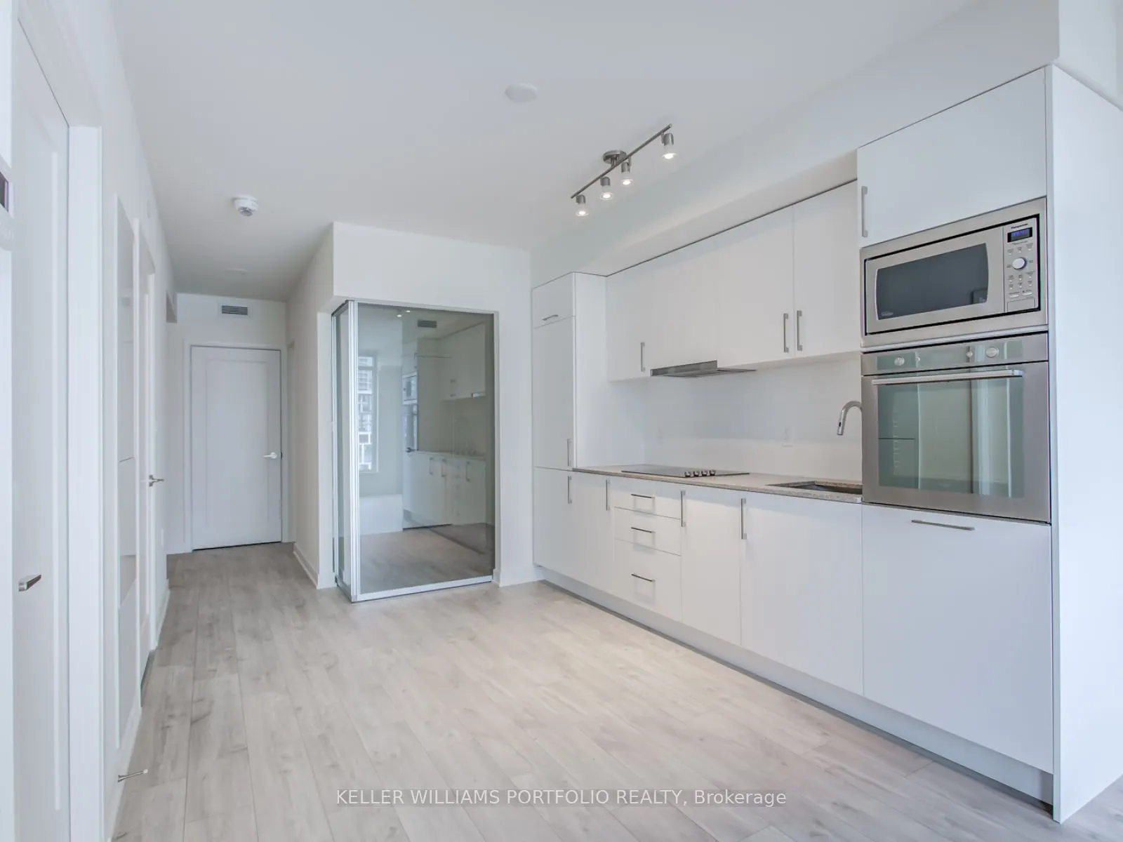 576 Front Street W, #503