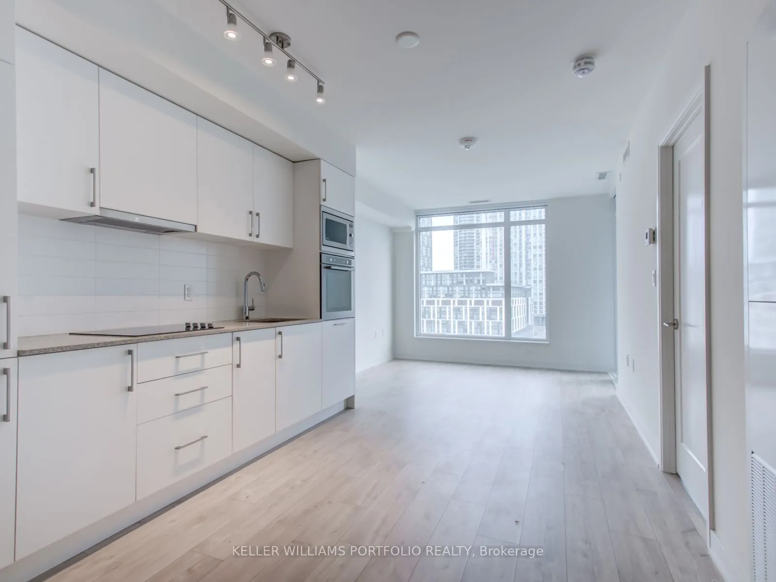 576 Front Street W, #503