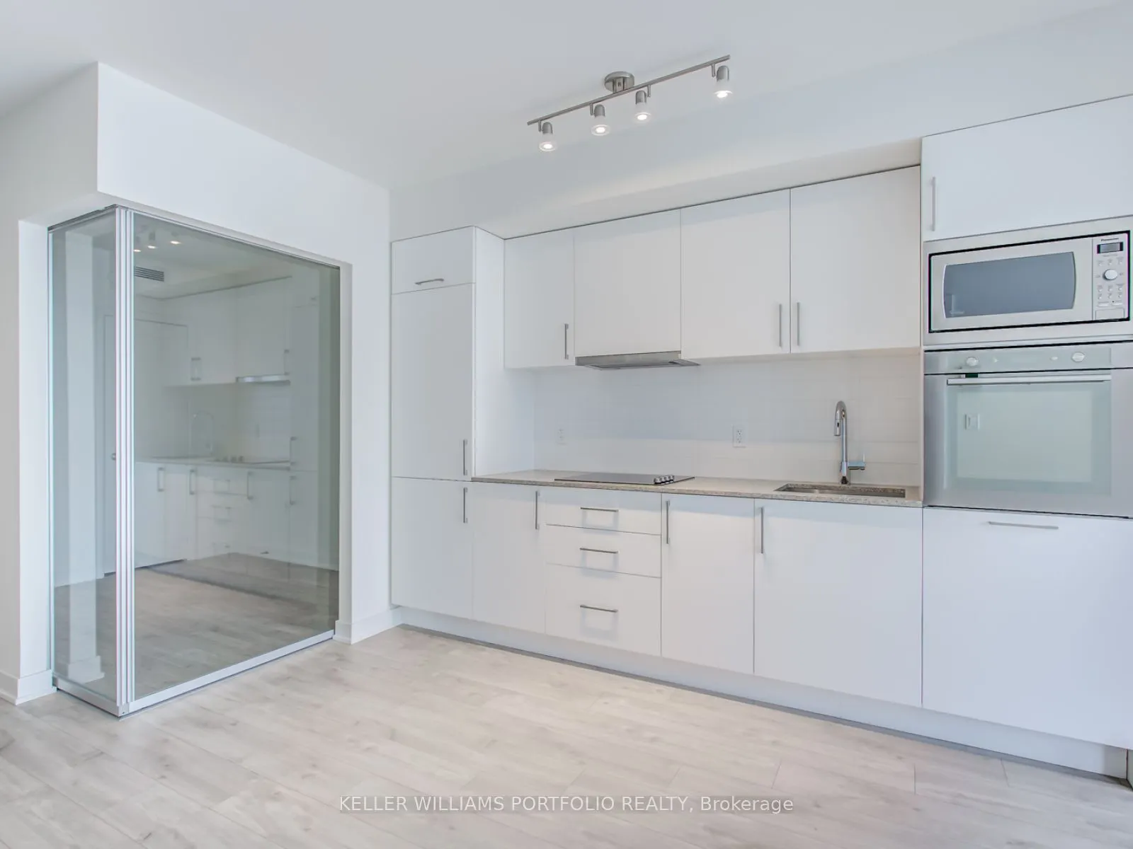 576 Front Street W, #503