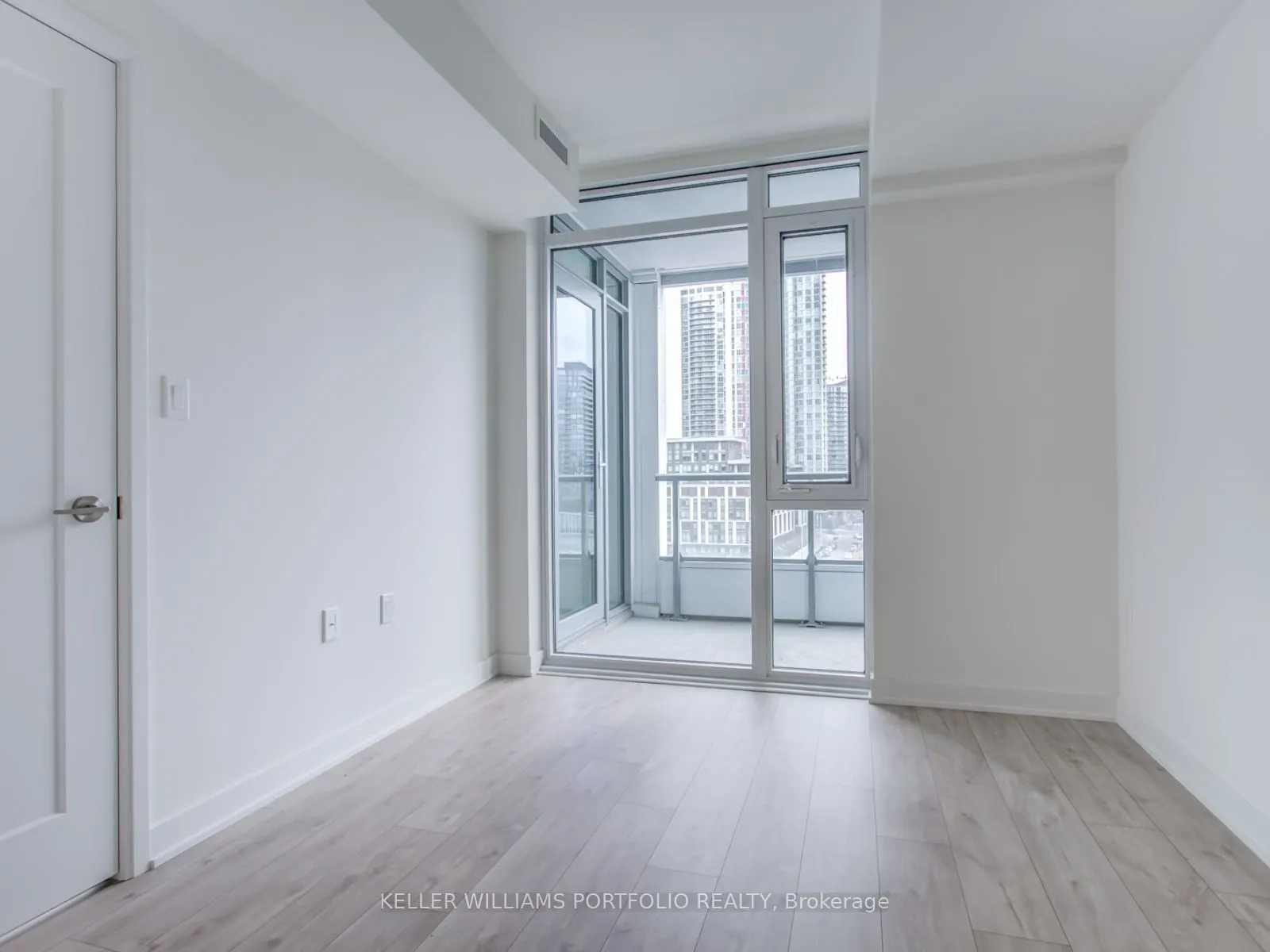 576 Front Street W, #503