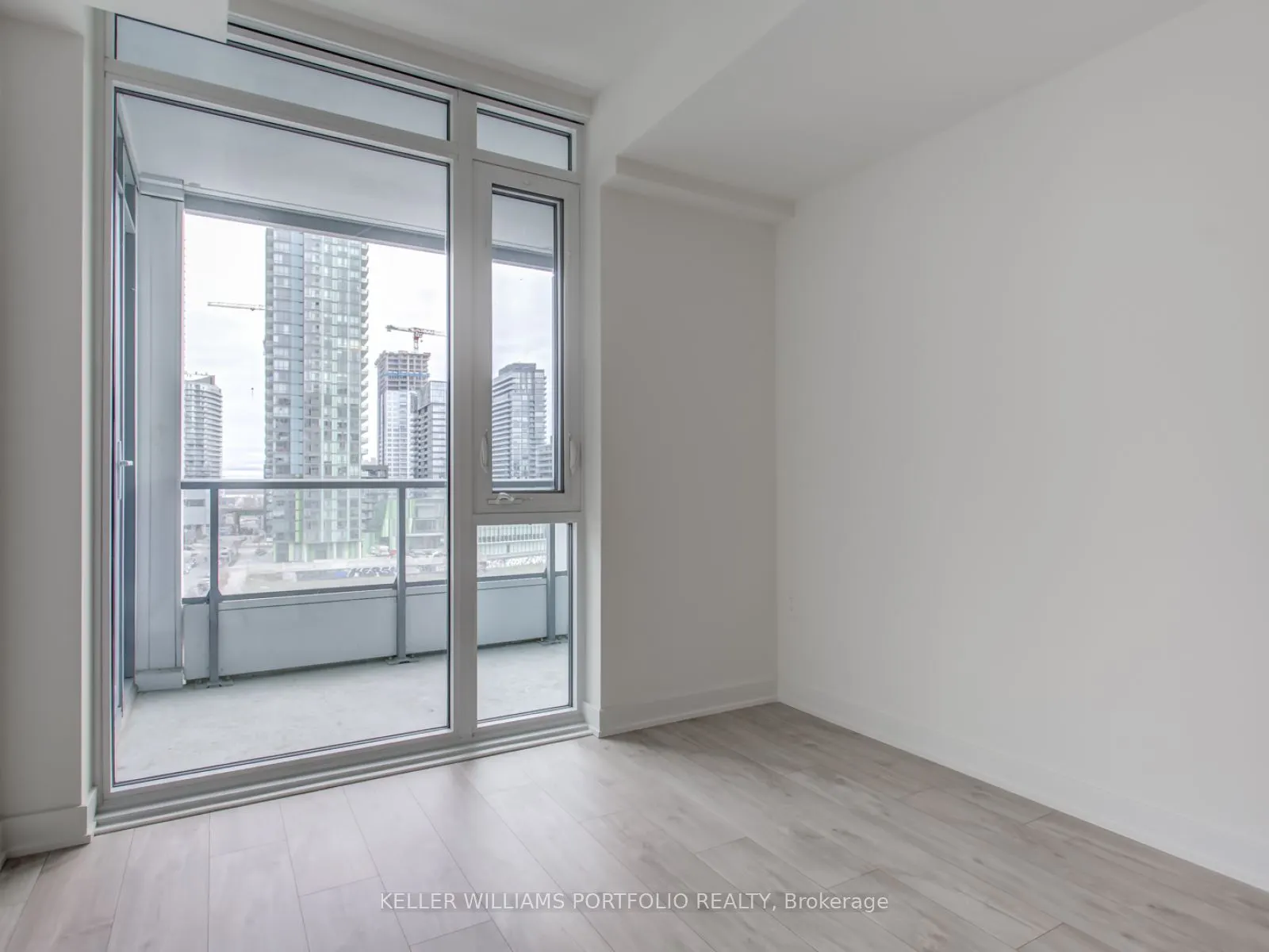 576 Front Street W, #503