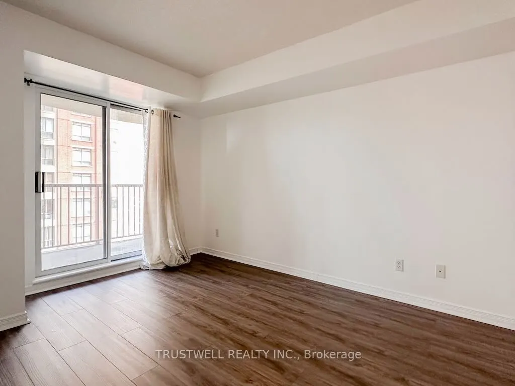 51 Harrison Garden Boulevard, #LPH05