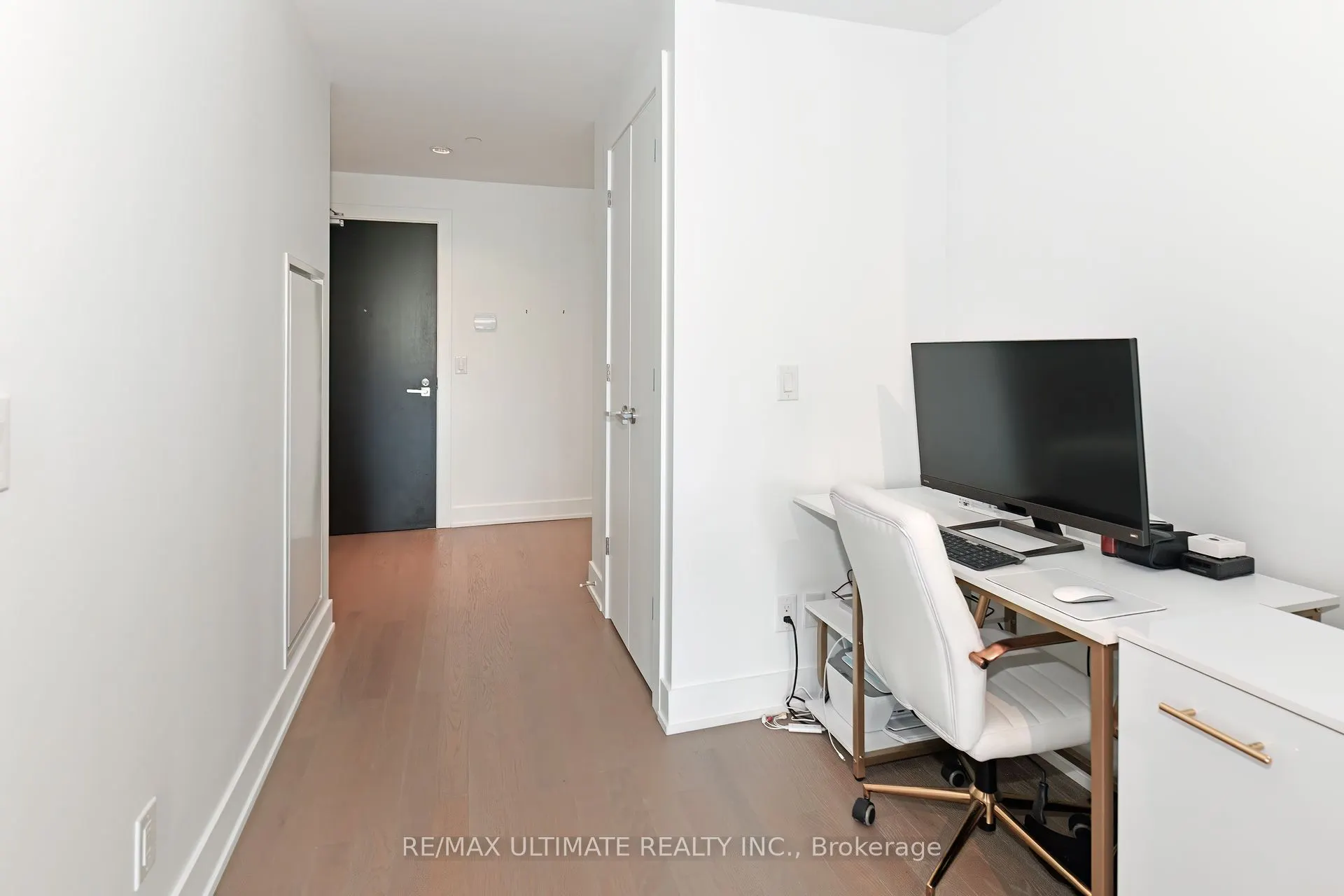 3018 Yonge Street, #806