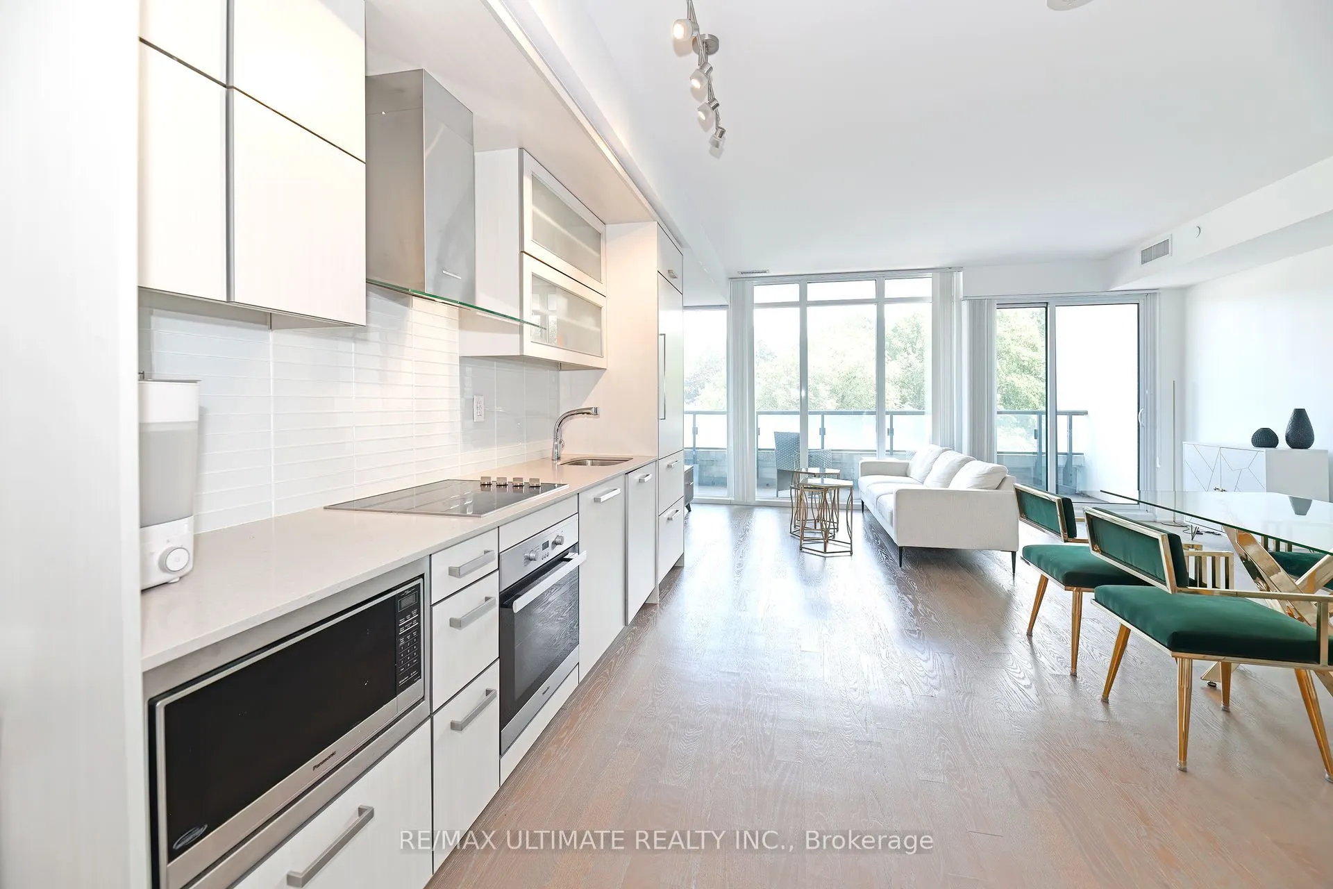 3018 Yonge Street, #806