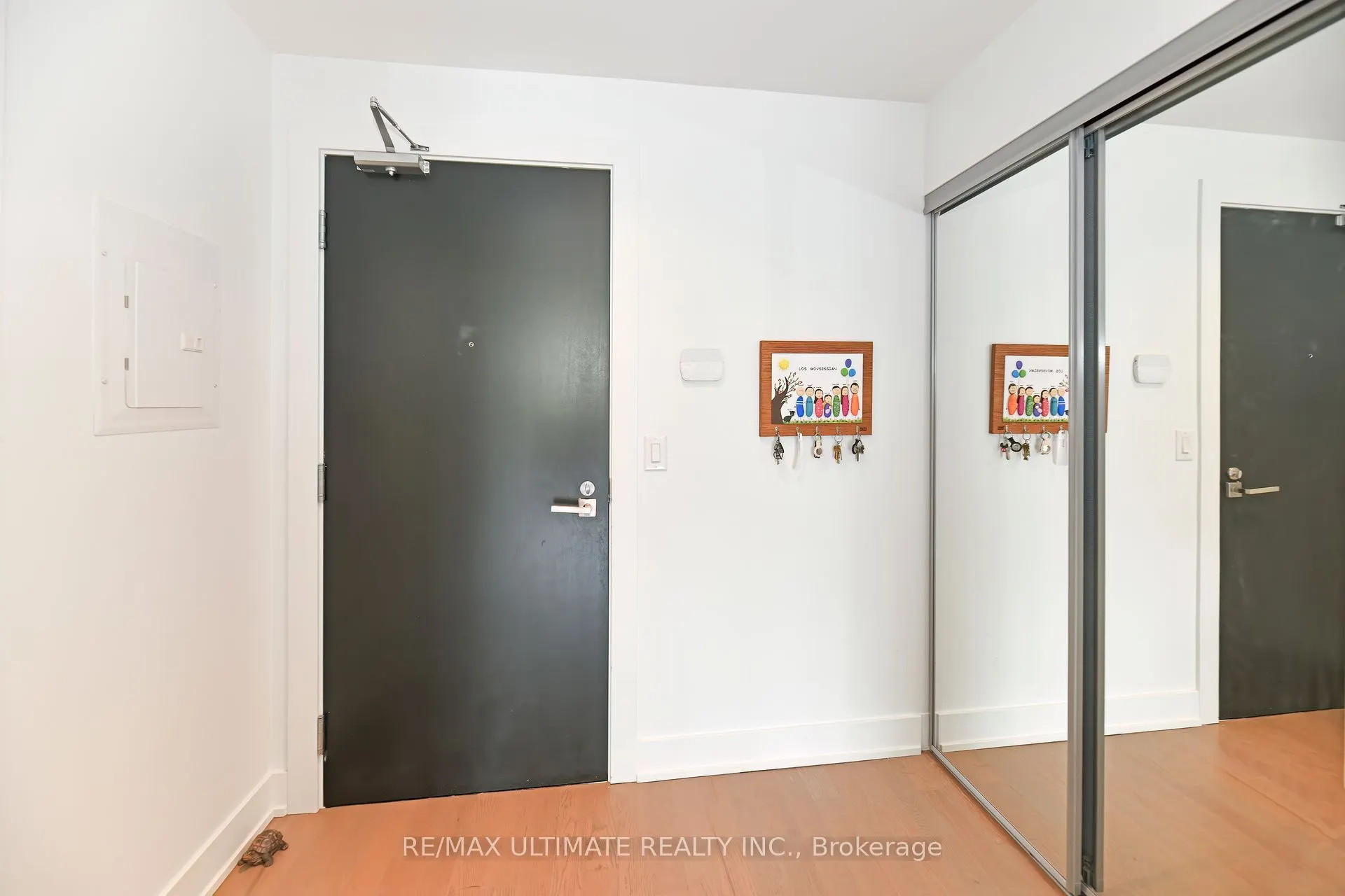 3018 Yonge Street, #806