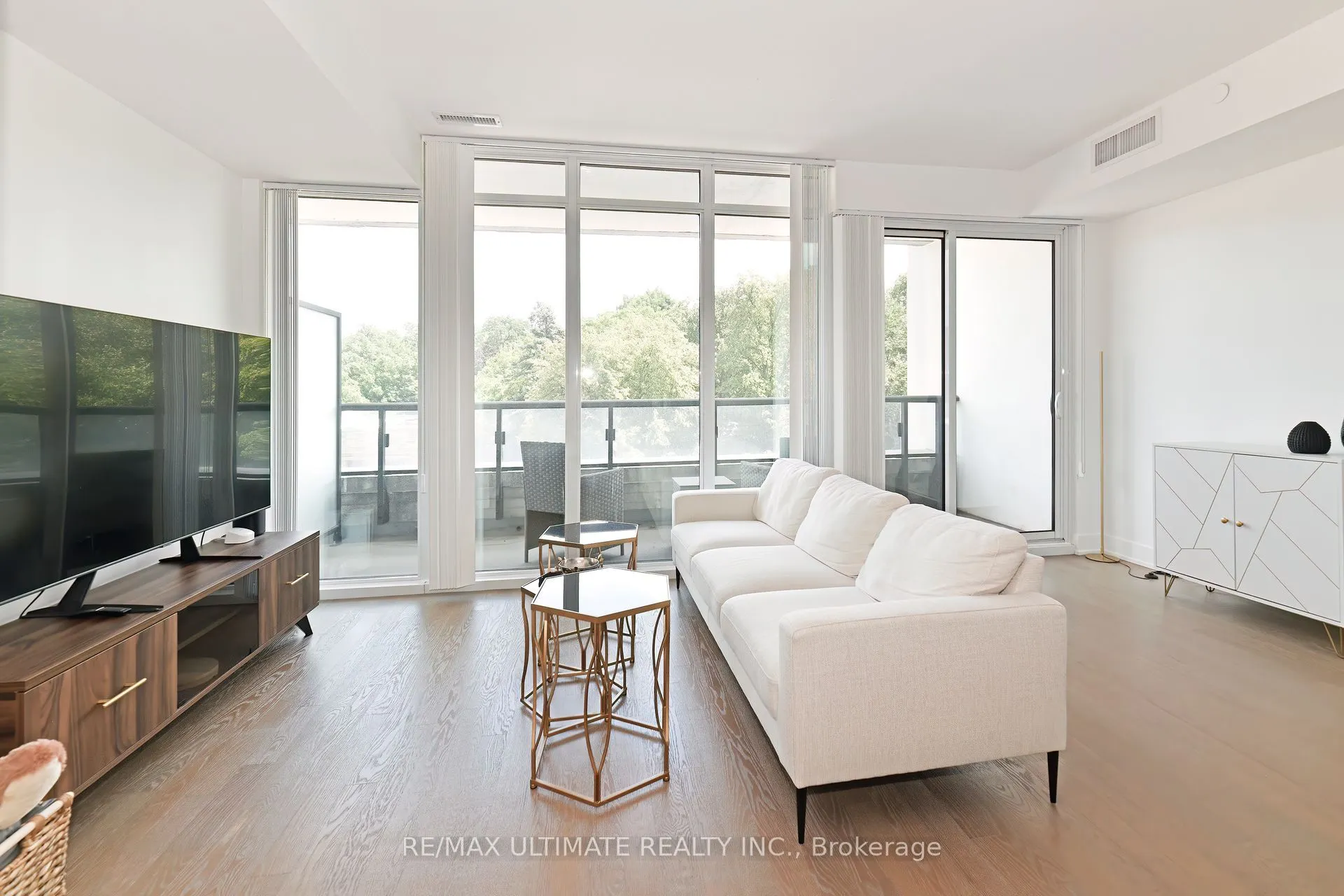 3018 Yonge Street, #806