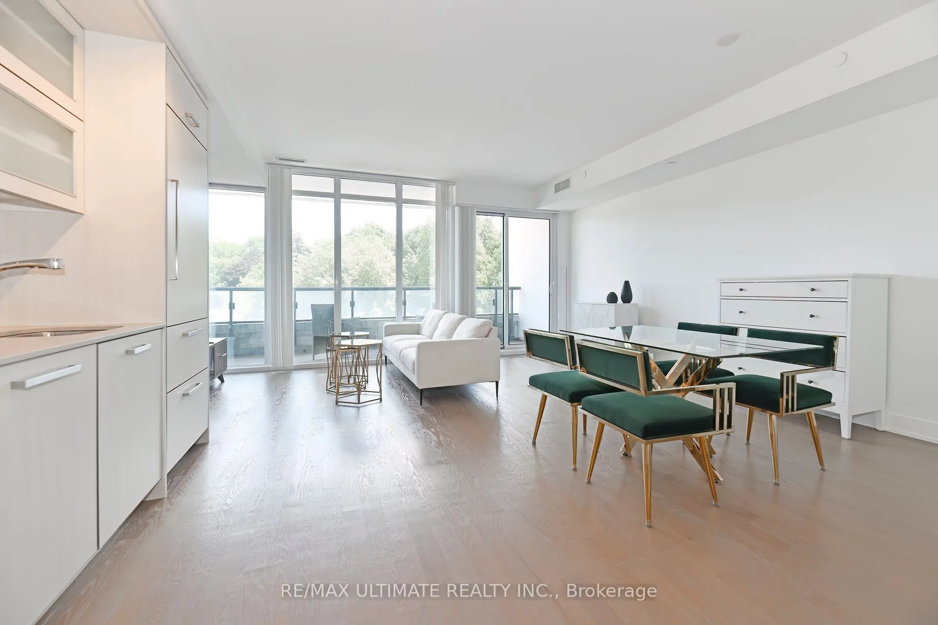 3018 Yonge Street, #806
